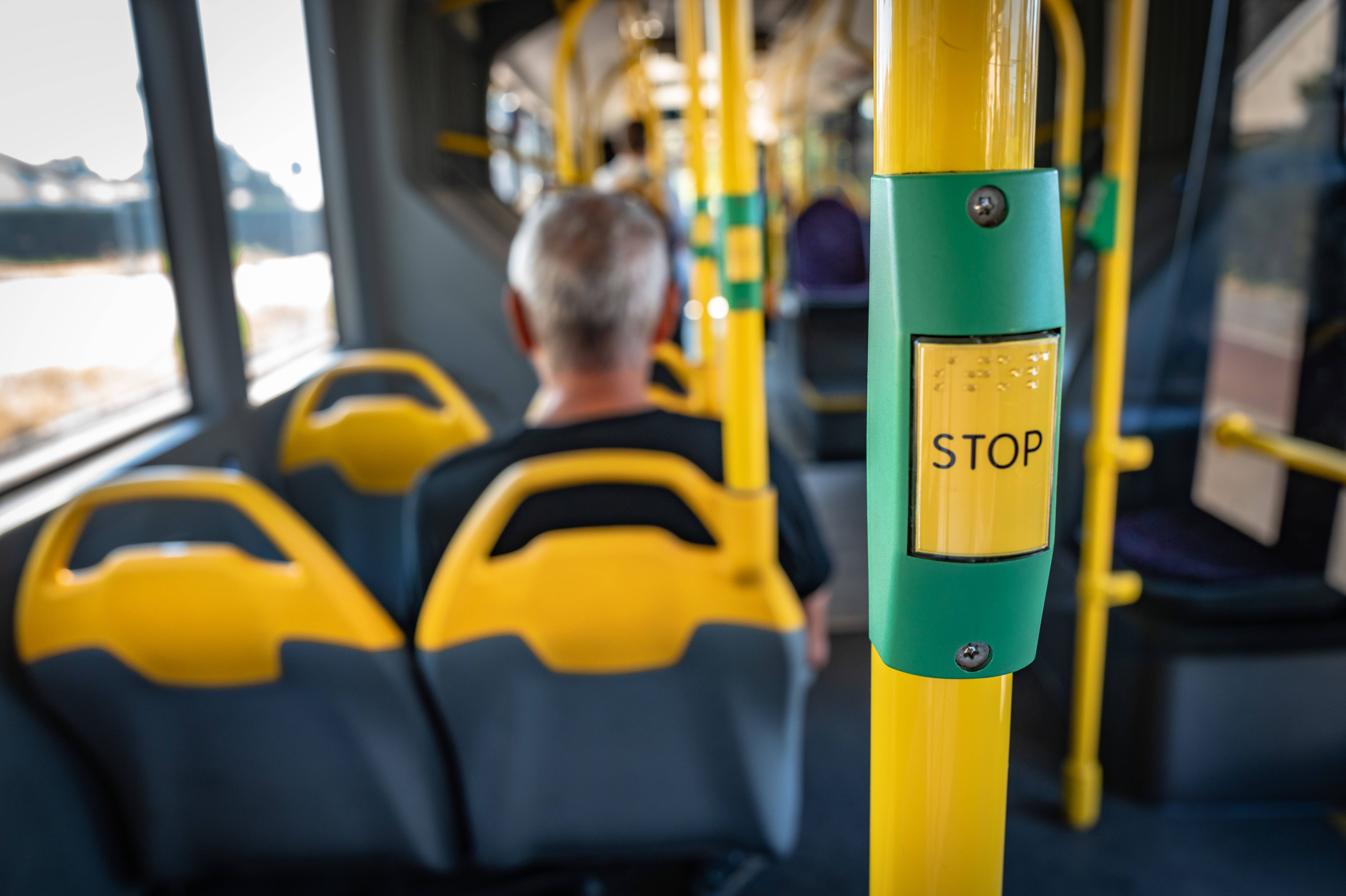 Hitzewelle bei der BVG: Bitte an Fahrgäste sorgt für Kritik im Netz!