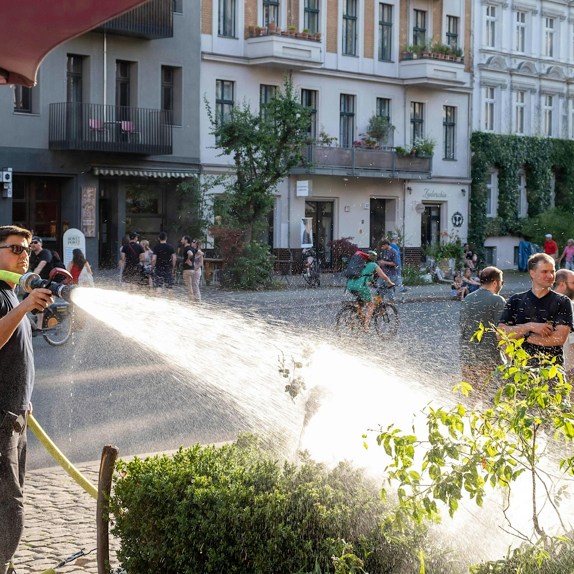 Deutschlands bekanntester Meteorologe über das Wetter: „Nach der Hitze kommen die Blitze“