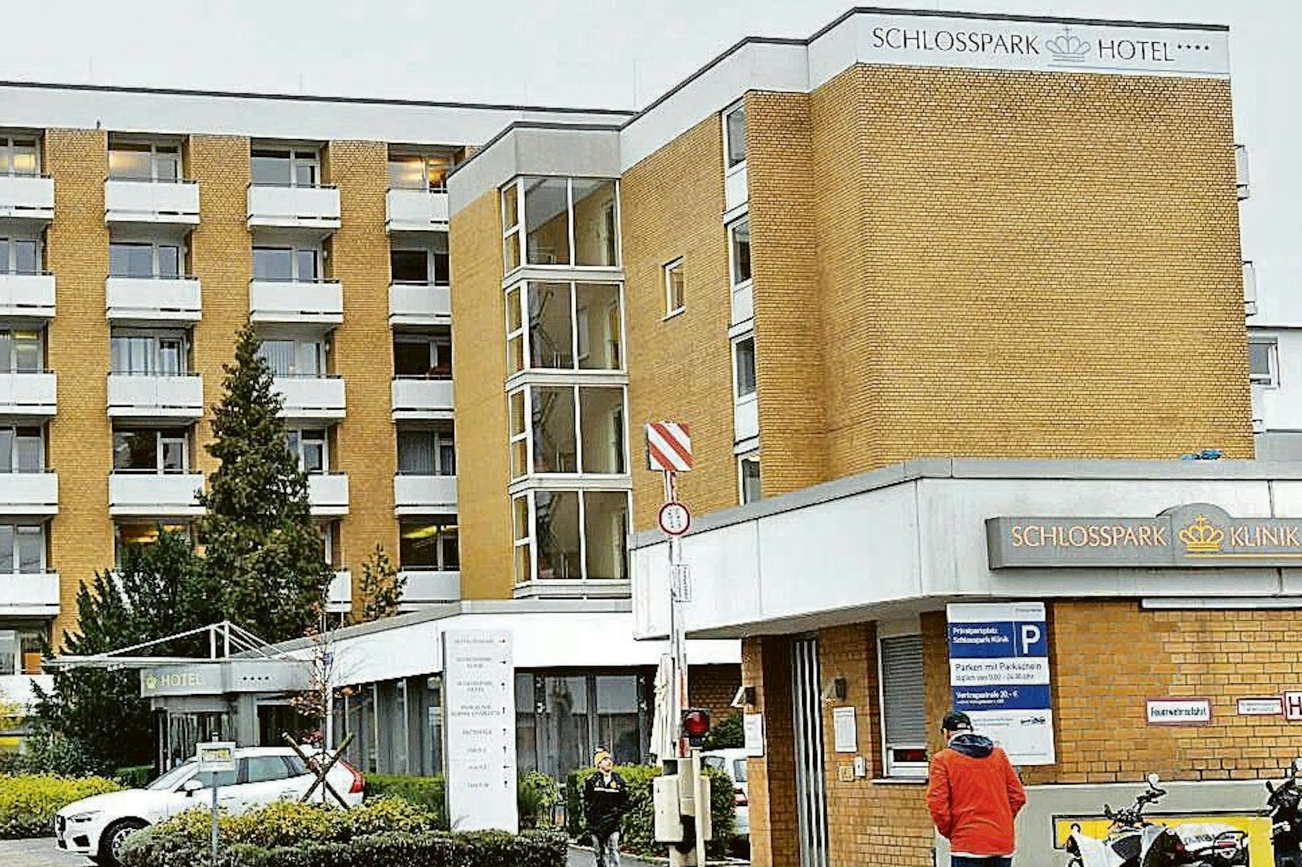 Die Schlosspark-Klinik gehört zum Stadtbild in Charlottenburg. Damit das auch so bleibt, kämpft das Haus in einem Insolvenzverfahren.