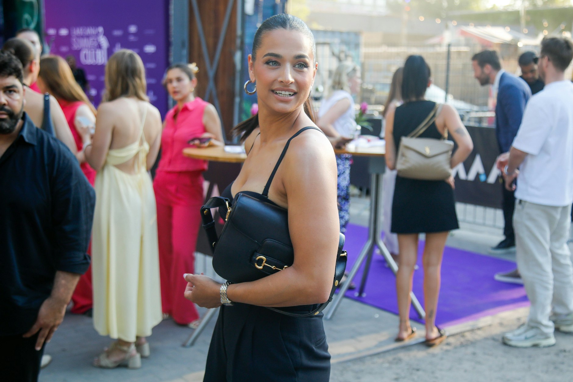 Amira Aly sorgt beim Lascana Summer Club für mächtig Aufregung bei den Fotografen.