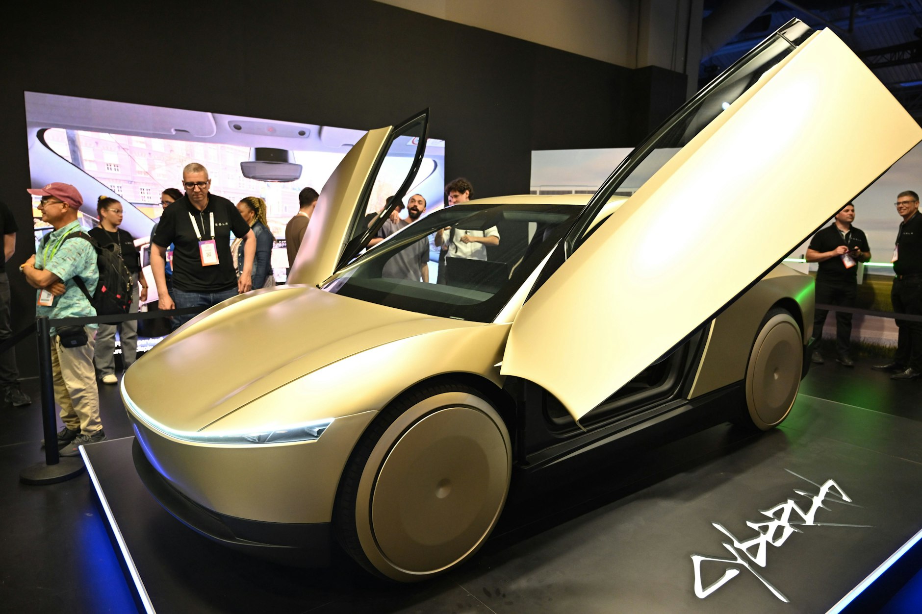 Das Modell Cybercab, auch bekannt als Robotaxi, zeigte Tesla auf der VivaTech-Messe für Technologie-Start-ups und Innovation in Paris am 12. Juni 2025.