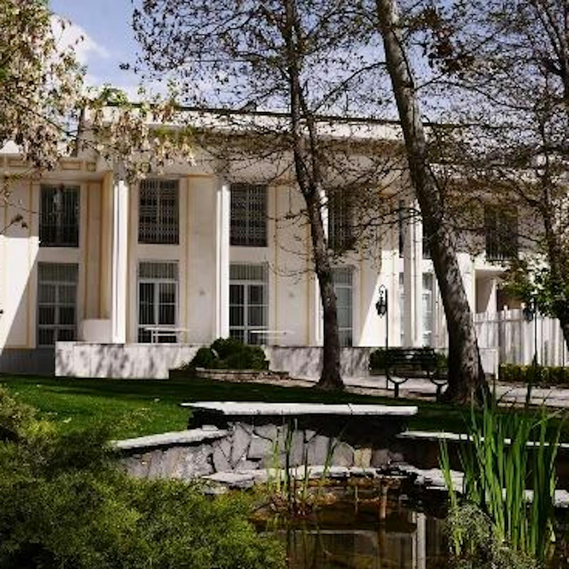 Schweizer Diplomatie: Was hat es mit den mysteriösen Todesfällen im Iran auf sich?