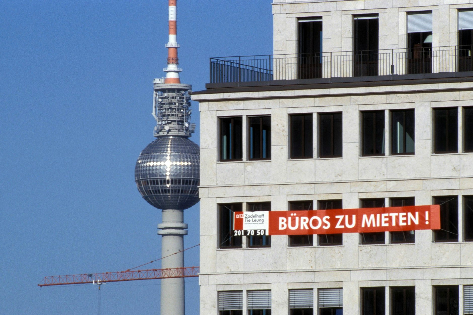 „Büros zu mieten“: Aktuell kein seltener Anblick in der bundesdeutschen Hauptstadt