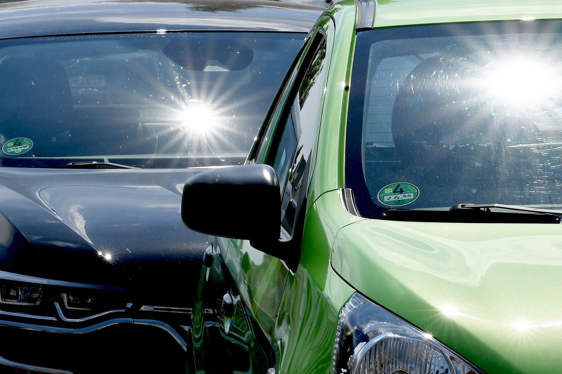 Ein Vater in Spanien parkte bei Hitzetemperaturen sein Auto und ging zur Arbeit. Seinen Sohn auf der Rückbank hatte er offenbar vergessen. Das Kind starb. (Symbolfoto)