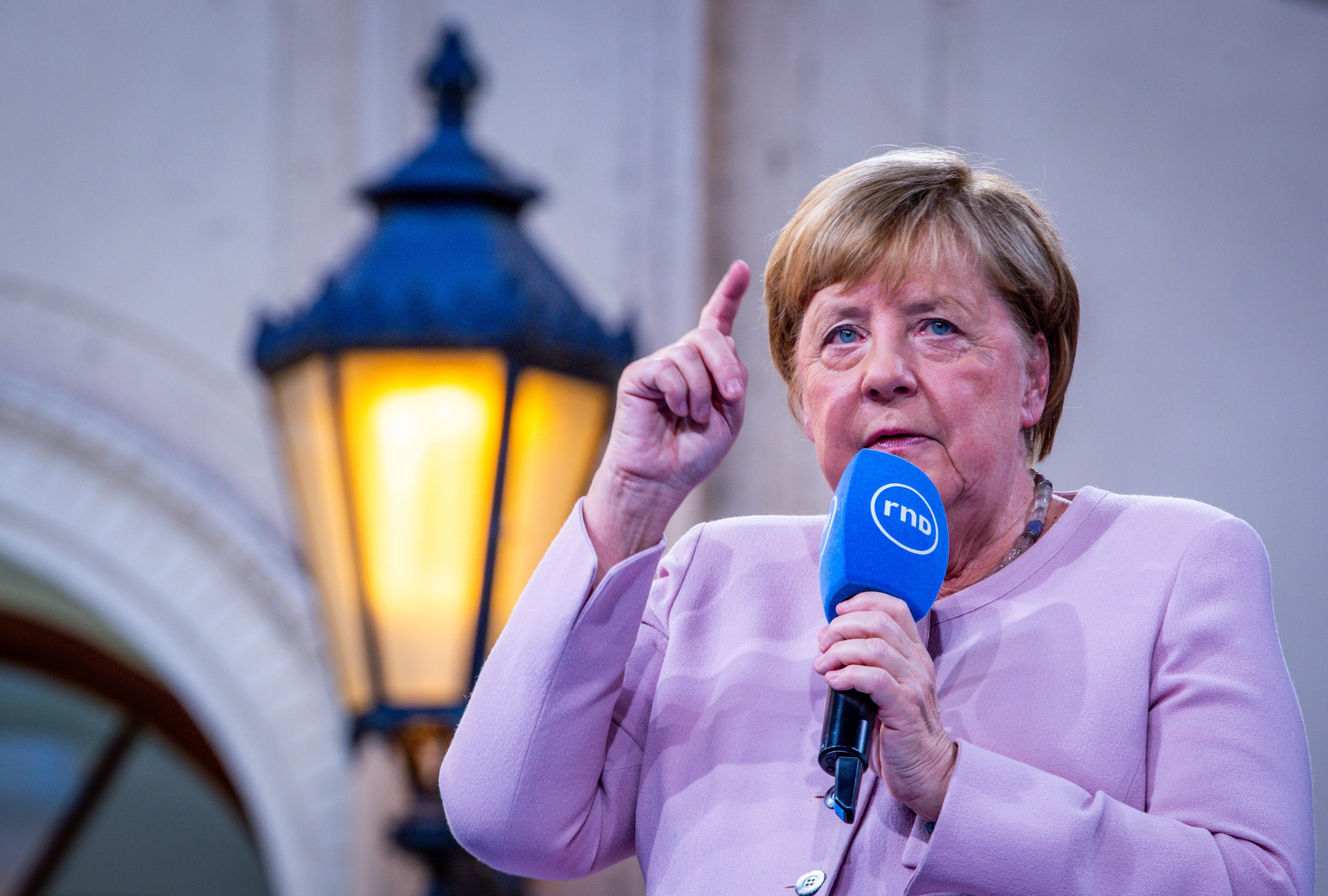 Merkel gegen Merz: Plötzlich ist die Altkanzlerin Oppositionsführerin in ihrer eigenen Partei