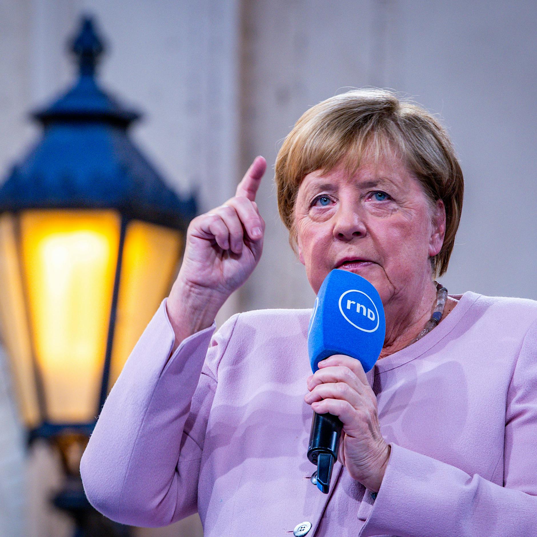 Merkel gegen Merz: Plötzlich ist die Altkanzlerin Oppositionsführerin in ihrer eigenen Partei