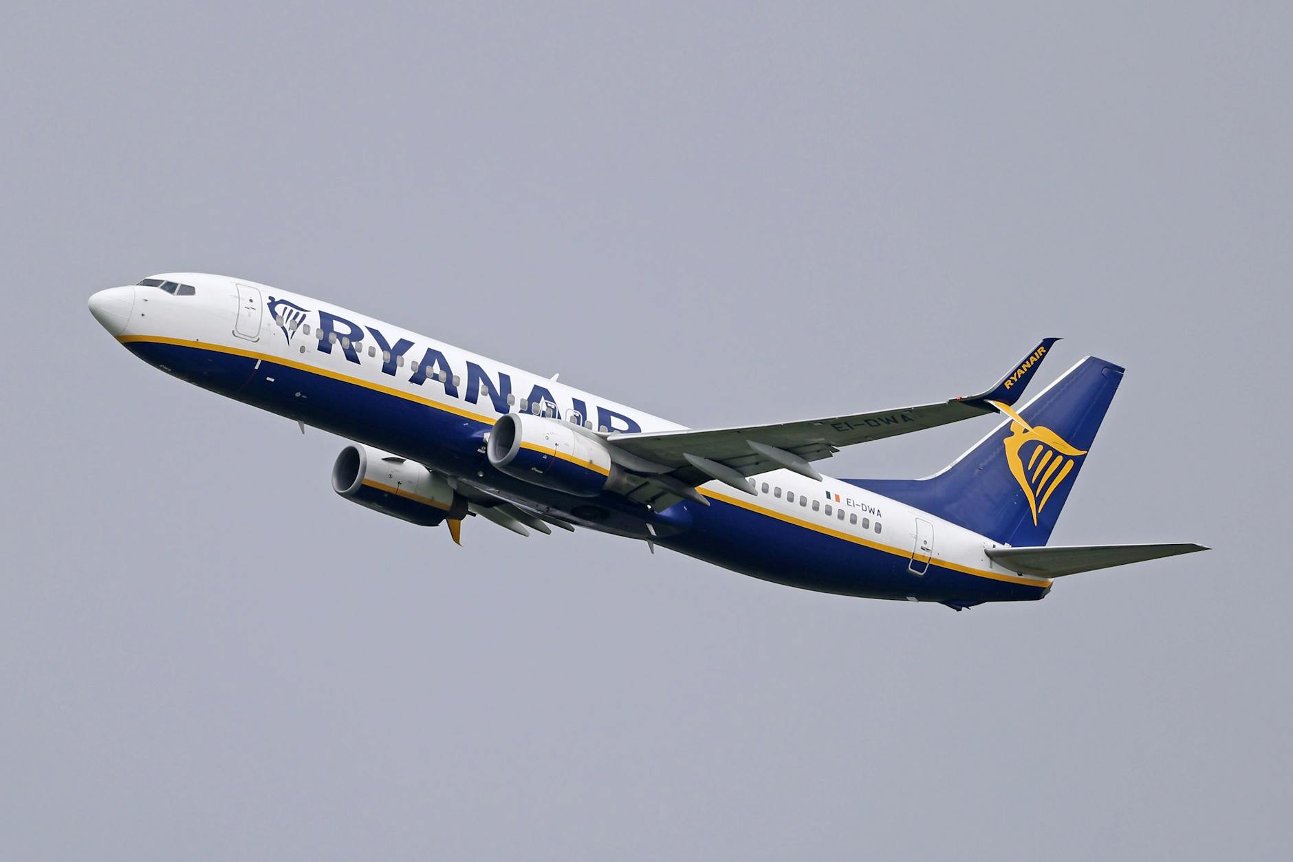 Wegen eines Streiks französischer Fluglotsen sagte Ryanair zahlreiche Flüge ab.