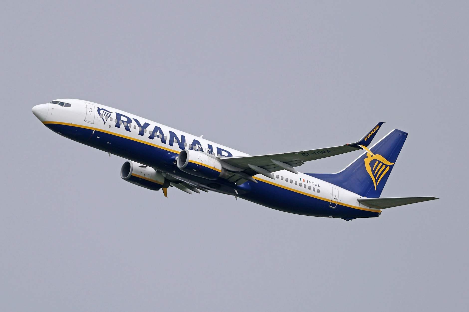 Wegen eines Streiks französischer Fluglotsen sagte Ryanair zahlreiche Flüge ab.