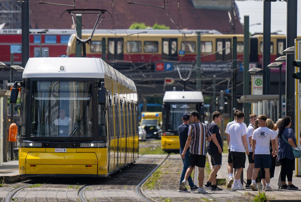 Tickets immer teuer: VBB-Chef kündigt Preis-Hammer für Bus und Bahn an