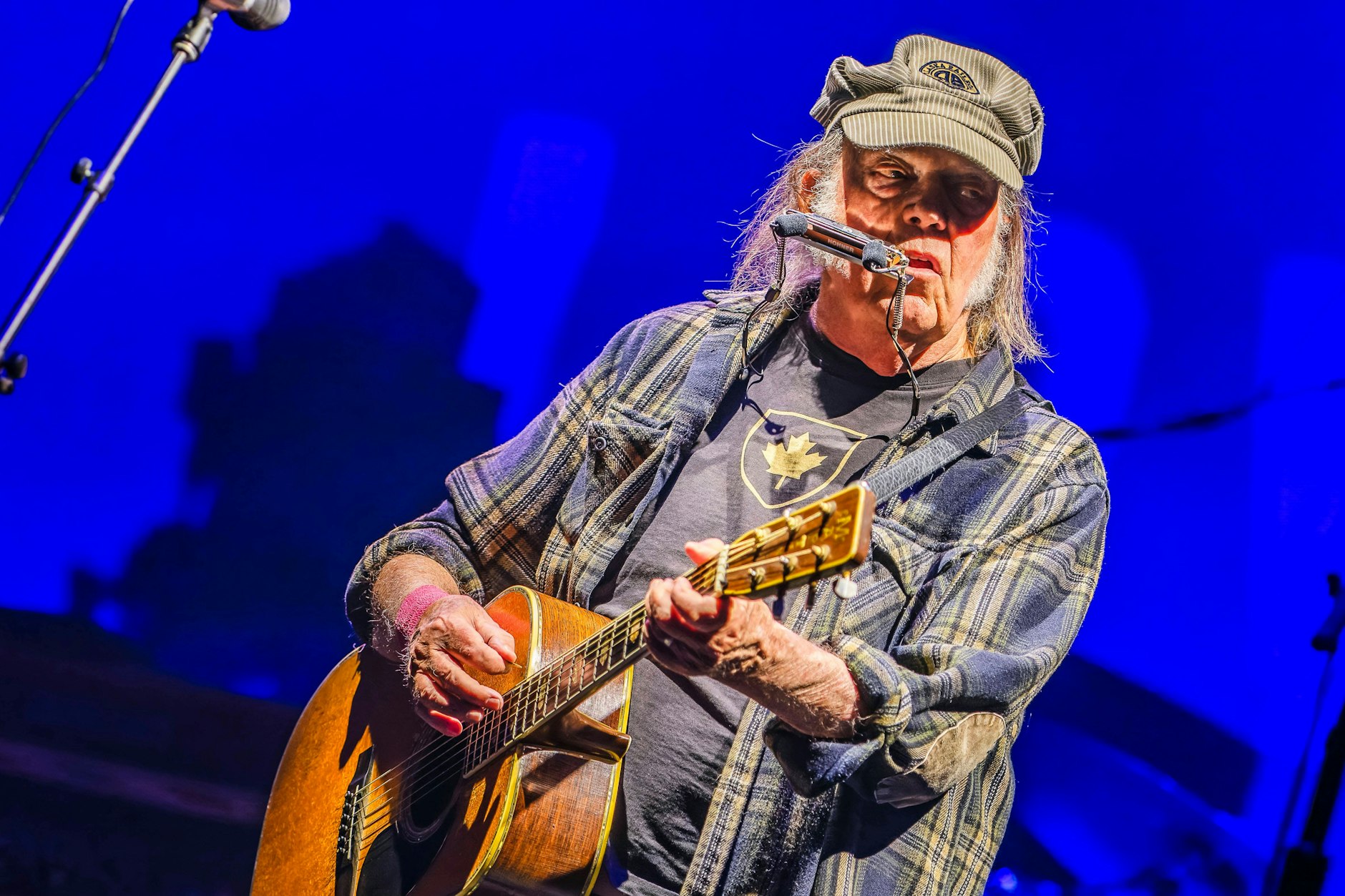 Neil Young and the Chrome Hearts live auf dem Glastonbury Festival 2025 auf der Worthy Farm