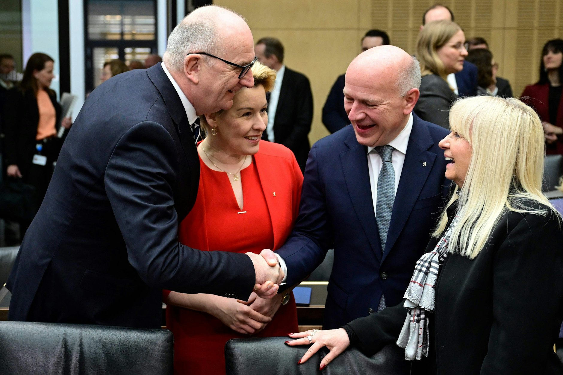 Brandenburgs Ministerpräsident Dietmar Woidke mit den Berliner Regierungsmitgliedern Franziska Giffey, Kai Wegner und Iris Spranger