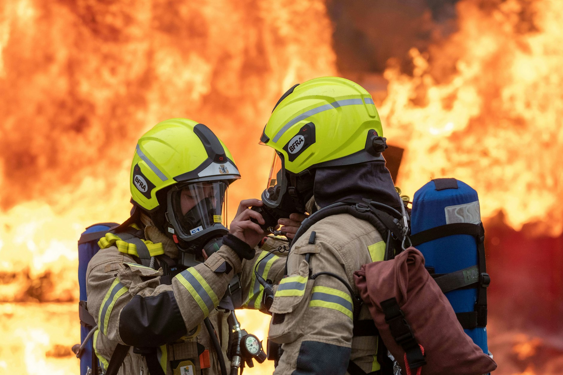Die Retter der Berliner Feuerwehr haben alle Hände voll zu tun. Immer wieder wählen aber auch Berliner den Notruf, die eigentlich gar keinen Notfall haben.