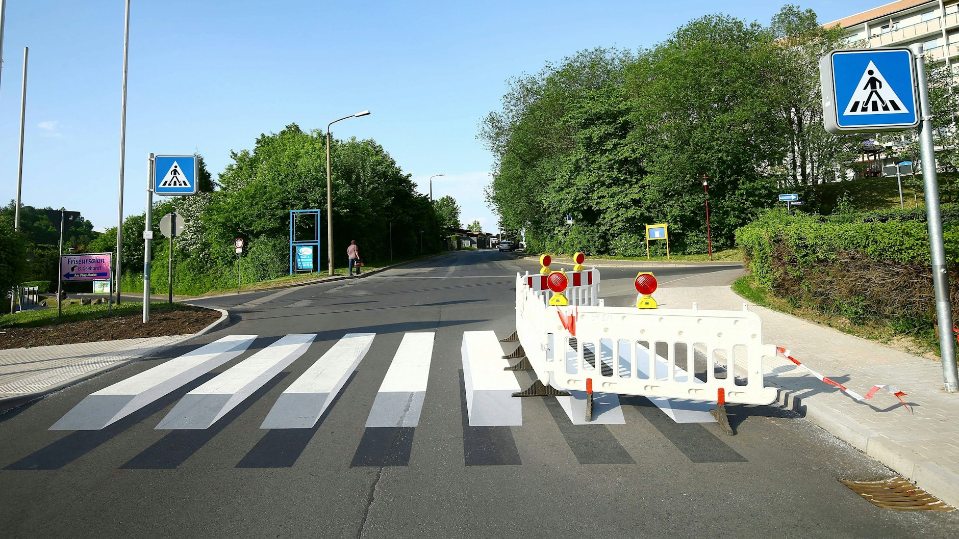 Auch Thüringen hatte schon einen 3D-Zebrastreifen in Schmalkalden, aufgetragen 2018 vom Graffitikünstler Alexander Frank.