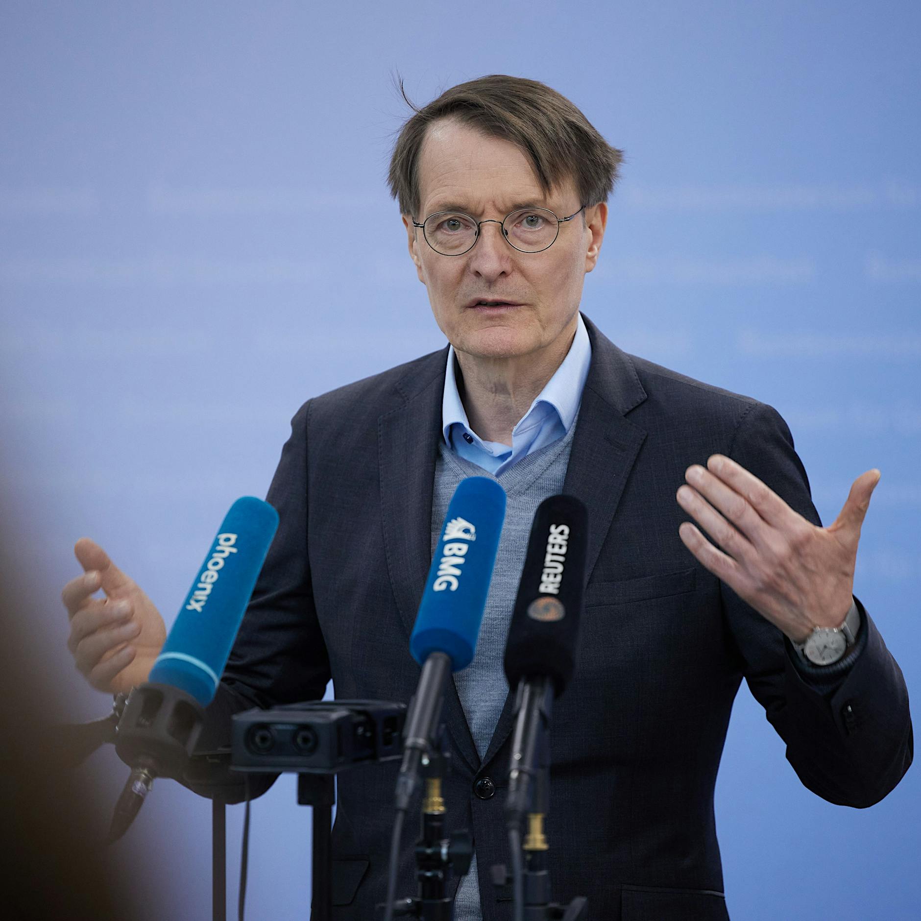 Karl Lauterbach sorgt bei Markus Lanz für einen Lachanfall: Diskussion über Maskendeals