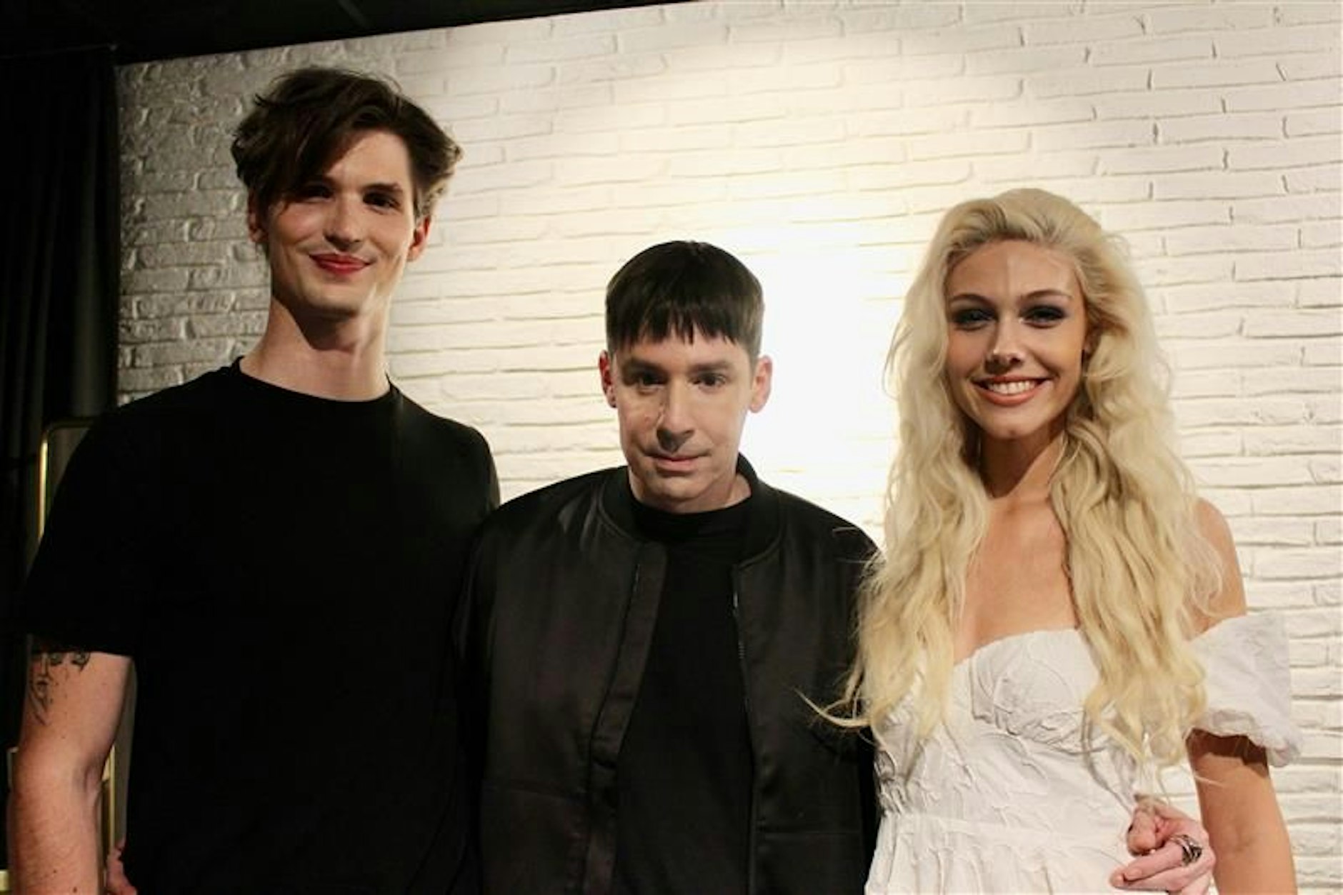 Kilian Kerner mit seinen Models Pierre und Daniela im Interview mit dem Berliner KURIER.