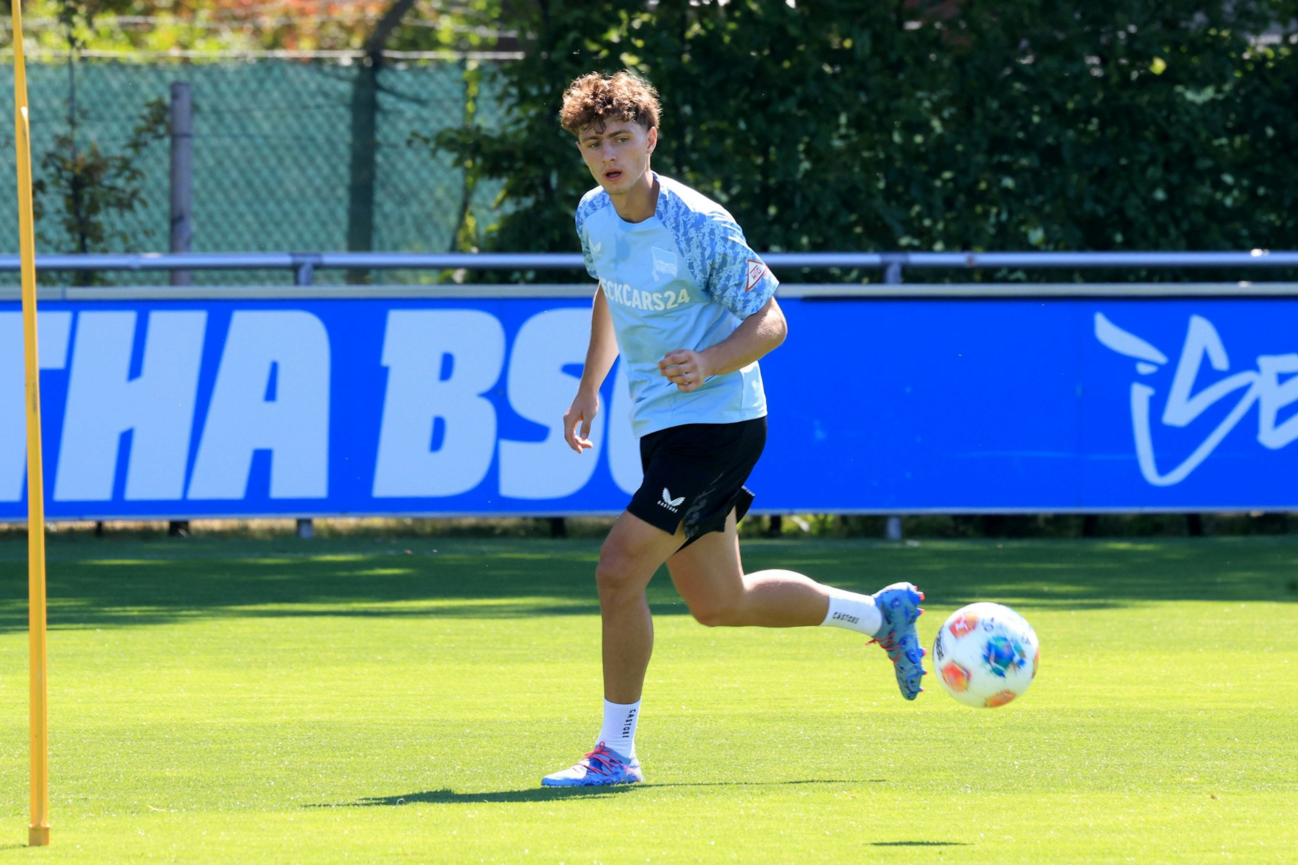 Seit Dienstag trainiert Maurice Krattenmacher bei Hertha BSC. Der offensive Mittelfeldspieler macht Sonnabend sein erstes Spiel im blau-weißen Dress.