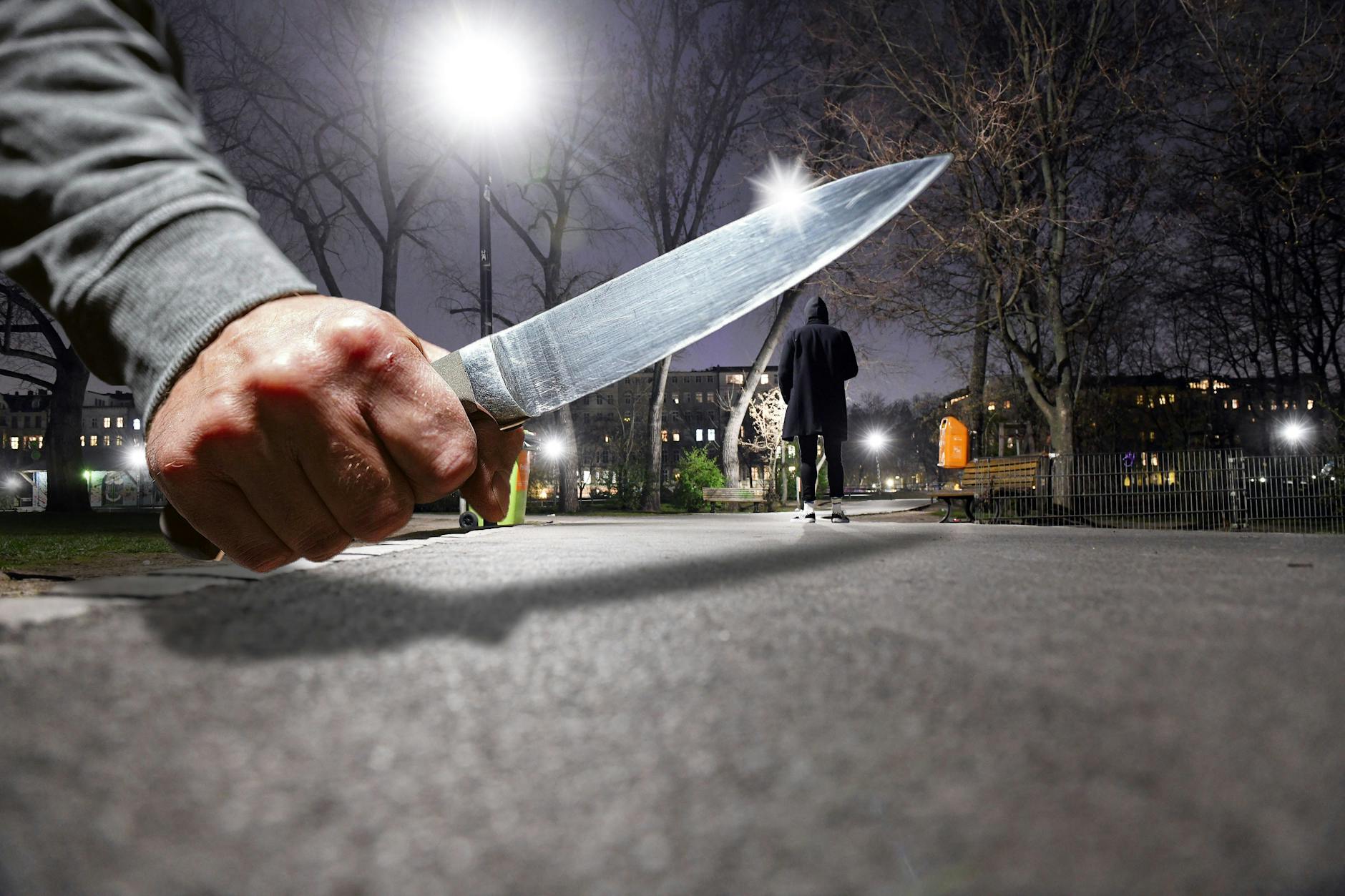 Das Mitführen von Messern ist seit Februar im Görlitzer Park verboten. Doch Strafen musste bisher niemand zahlen, da keine Verbotsschilder aufgehängt wurden.