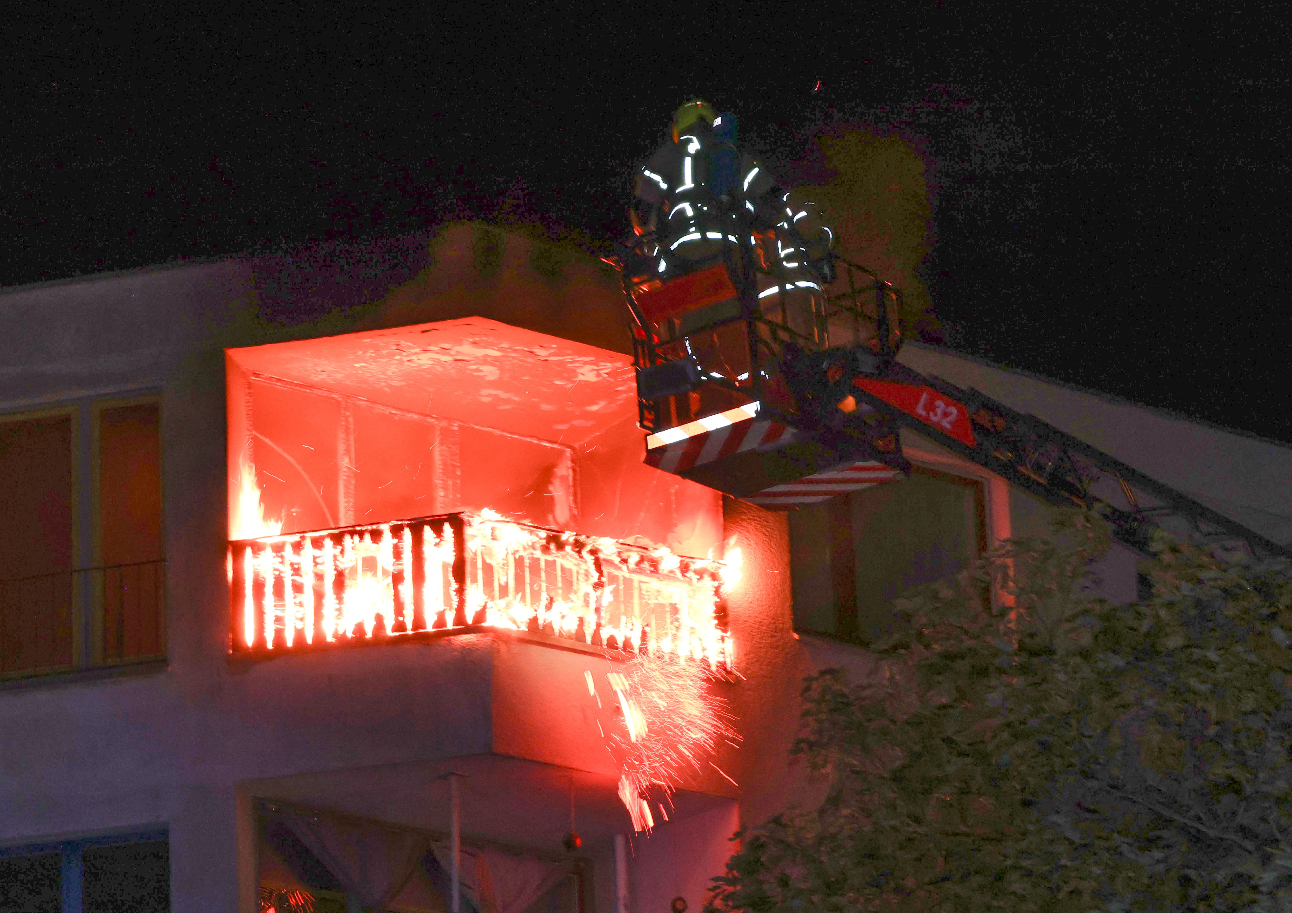Brände, Raub, Messer-Attacke: So fing der Sonntag in Berlin an