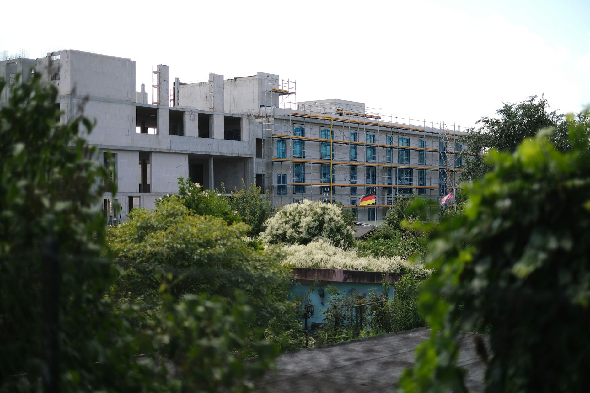 In der Harzer Straße 51-52 in Berlin-Neukölln werden gerade eine Kita mit 188 Plätzen sowie ein Gemeindezentrum gebaut.