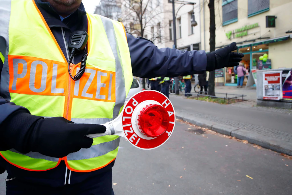 Kriminelle in Uniform: So zockten Berliner Polizisten Autofahrer ab