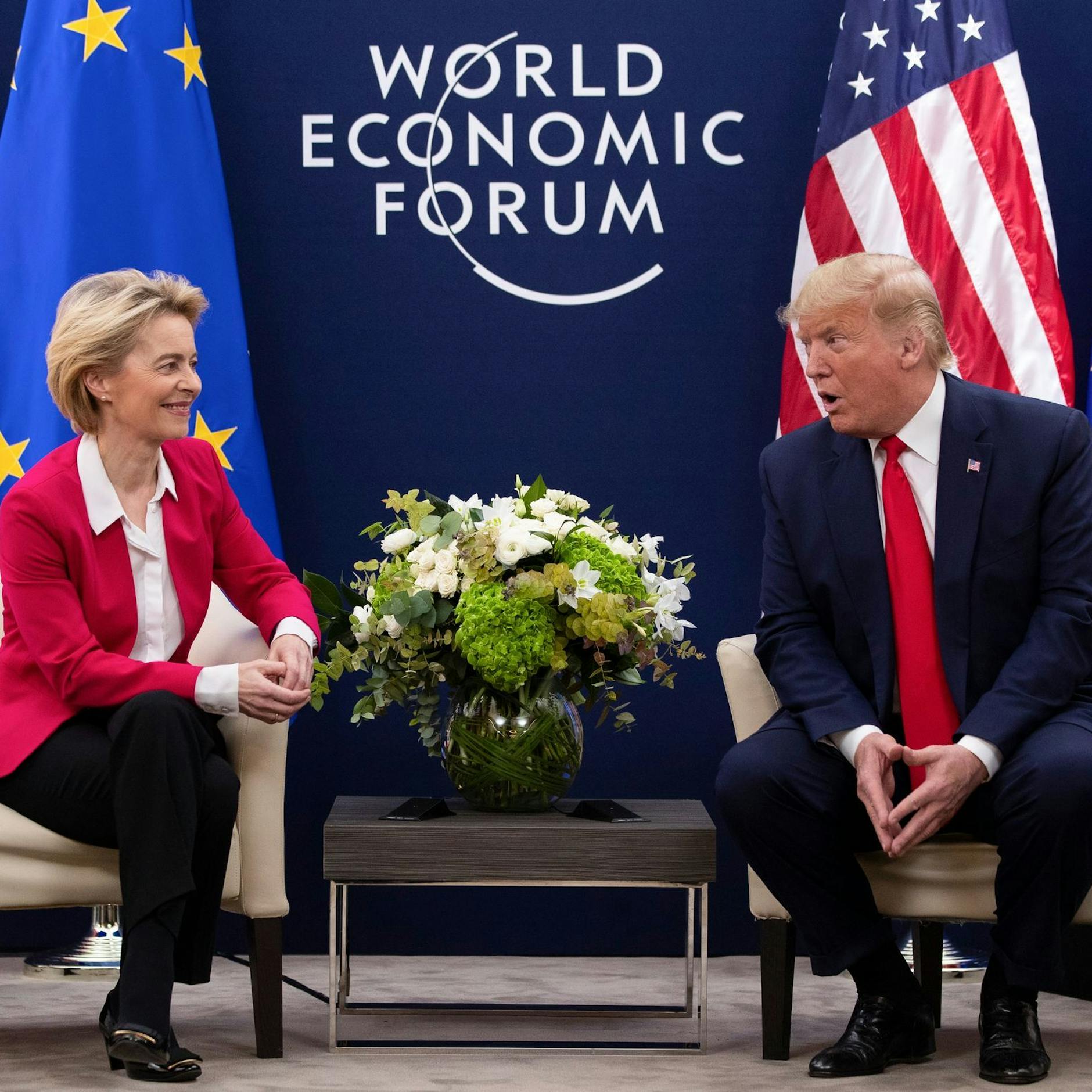 Image - Ursula von der Leyen: Fürstin ohne Land, im Würgegriff von Trump
