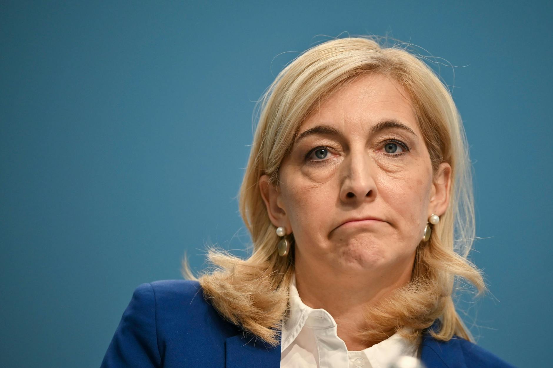 Nina Warken (CDU) rechnet mit einem Anstieg der Beiträge für die gesetzliche Kranken- und Pflegeversicherung.