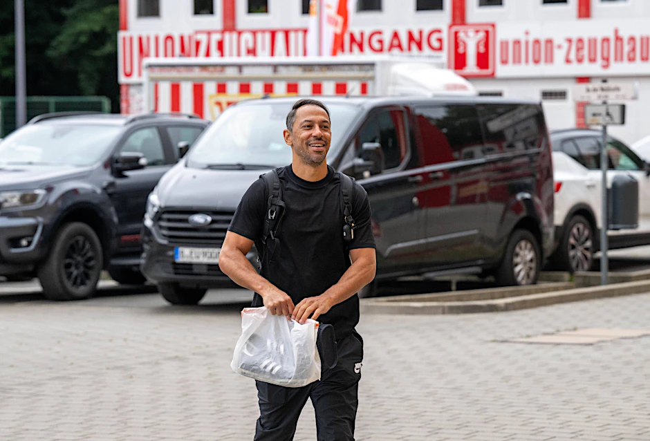 Neu in Köpenick: Danilo de Souza (41) ist ab sofort Co-Trainer von Steffen Baumgart beim 1. FC Union. Der Brasilianer hat vielleicht nicht nur Schuhe im Gepäck, sondern auch einen Stürmer.