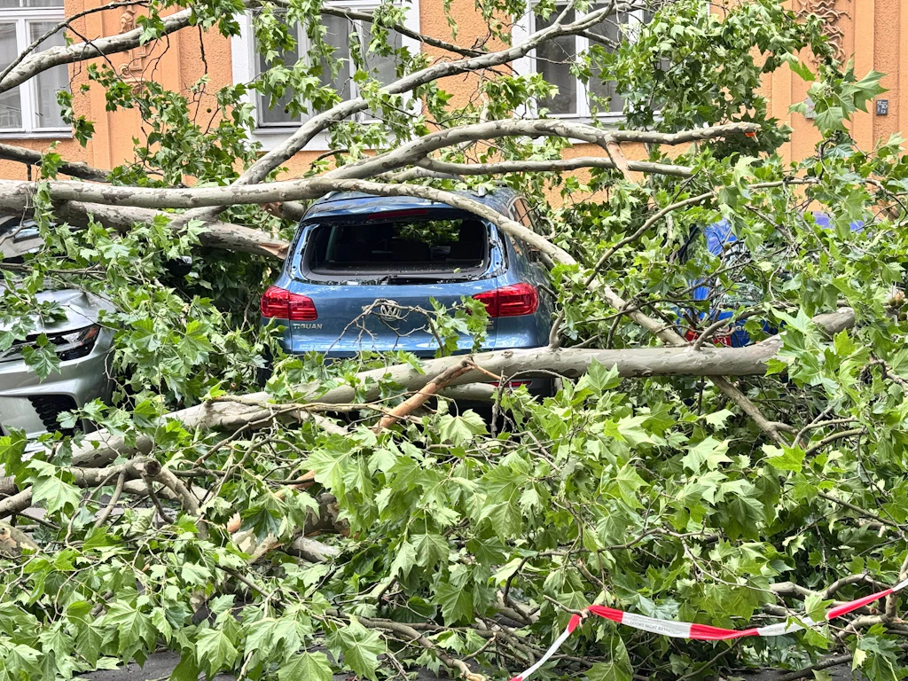 Vorsicht, Gewitter! Wetterdienst warnt vor Überflutungen in Berlin