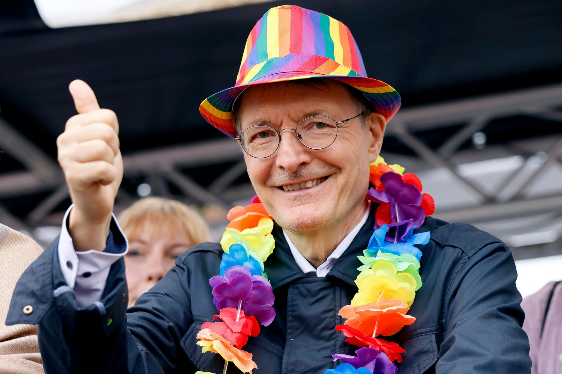 Ex-Bundesgesundheitsminister Karl Lauterbach. Dieses Foto wurde beschnitten und der Auszug der KI vorgelegt.