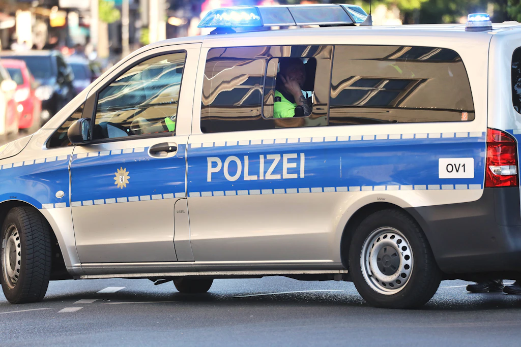 In Berlin: Stich in den Kopf – brutaler Messerangriff auf 25-Jährigen