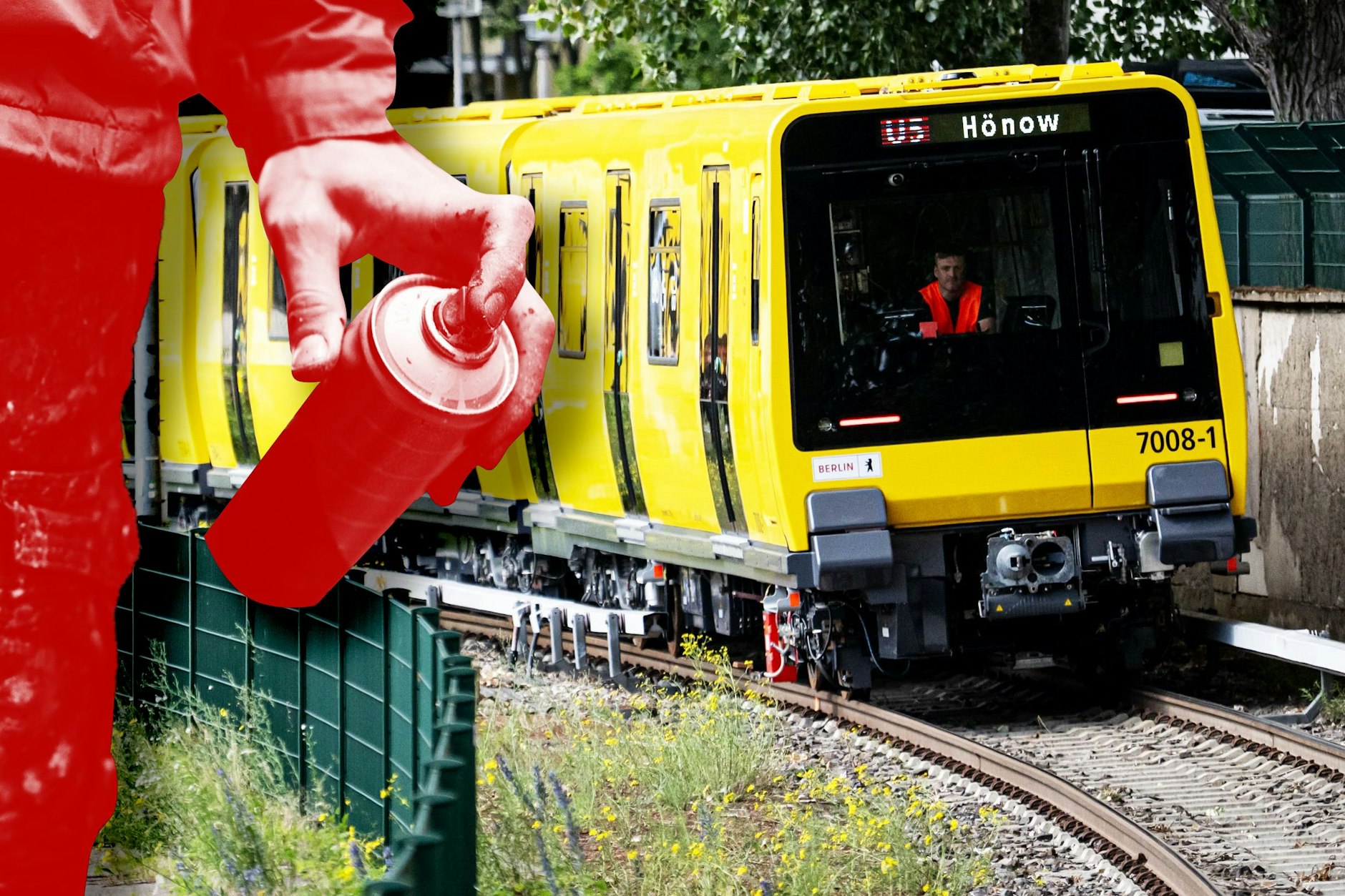 Kaum sind die neuen Züge da, schon sind sie wieder beschmiert: Vandalen schändeten die neuen Wagen der U-Bahn, die gerade im Testbetrieb unterwegs sind.