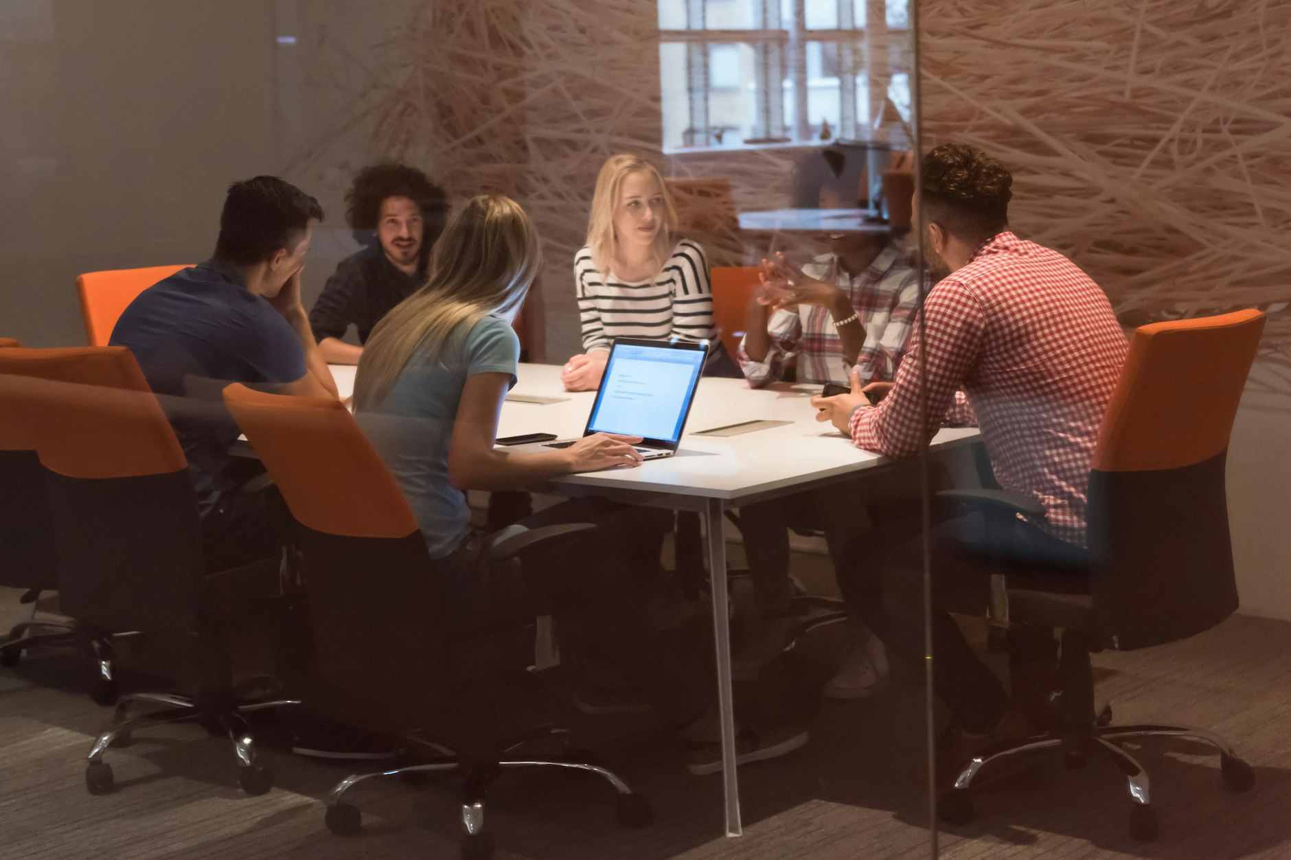 Geschäftsmodelle mit Künstlicher Intelligenz sorgen für Start-up-Gründungen in München, Berlin und den Universitätsstädten. In Berlin stiegen die Neugründungen im ersten Halbjahr um 13,2 Prozent.