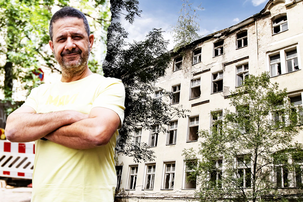 Geisterhaus-Ruine von Wedding: endlich kommt der Abriss-Bagger