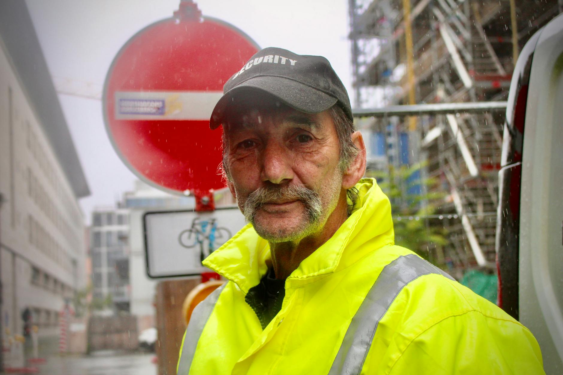 KURIER-Leser Andreas Kuke zählt an manchen Tagen bis zu 20 Fahrzeuge, die entgegen der Fahrtrichtung unterwegs sind, und sorgt sich um die Sicherheit.