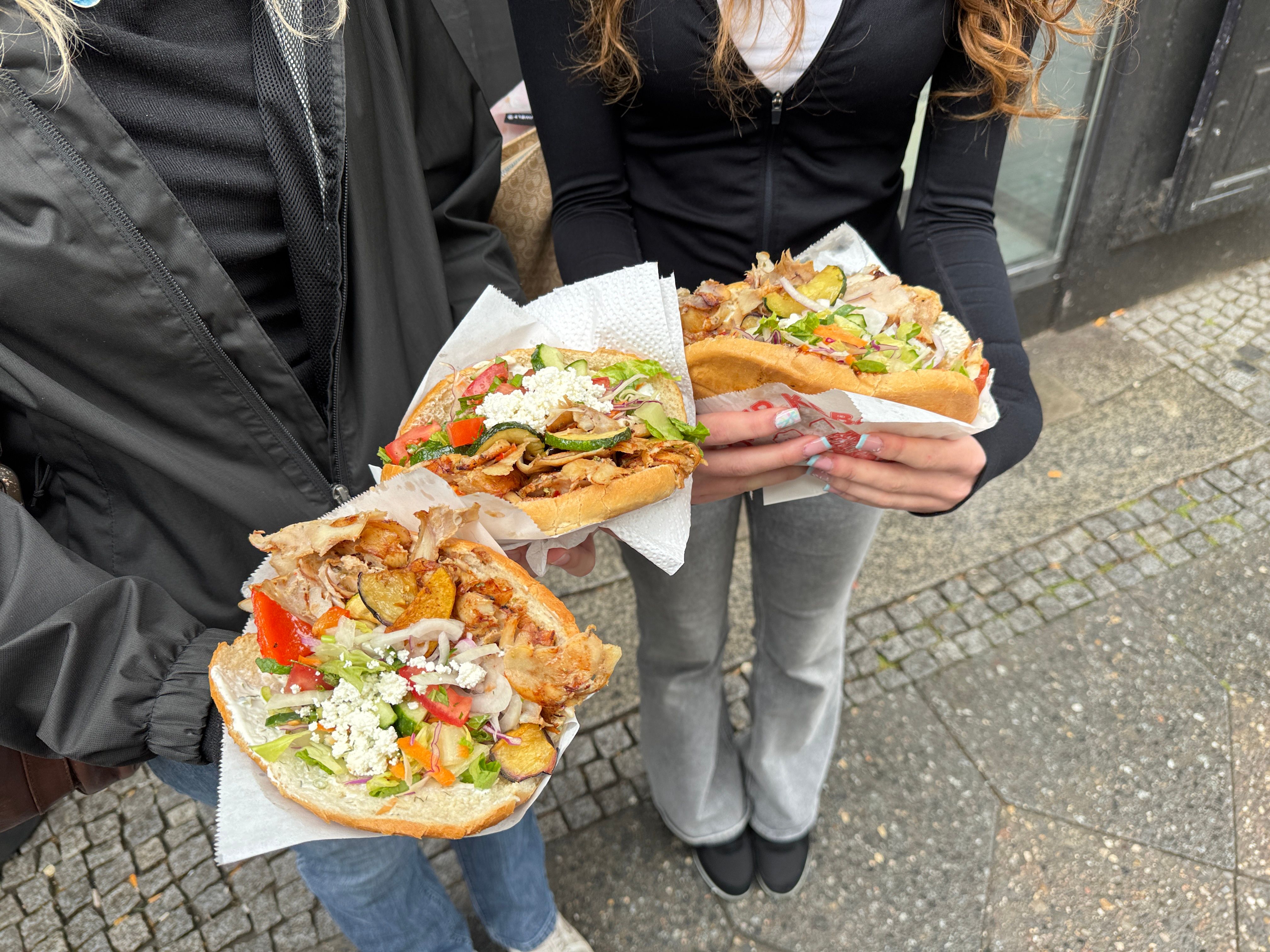 Neuer Standort für Mustafa’s Gemüse Kebap: Was sagen die Kunden?