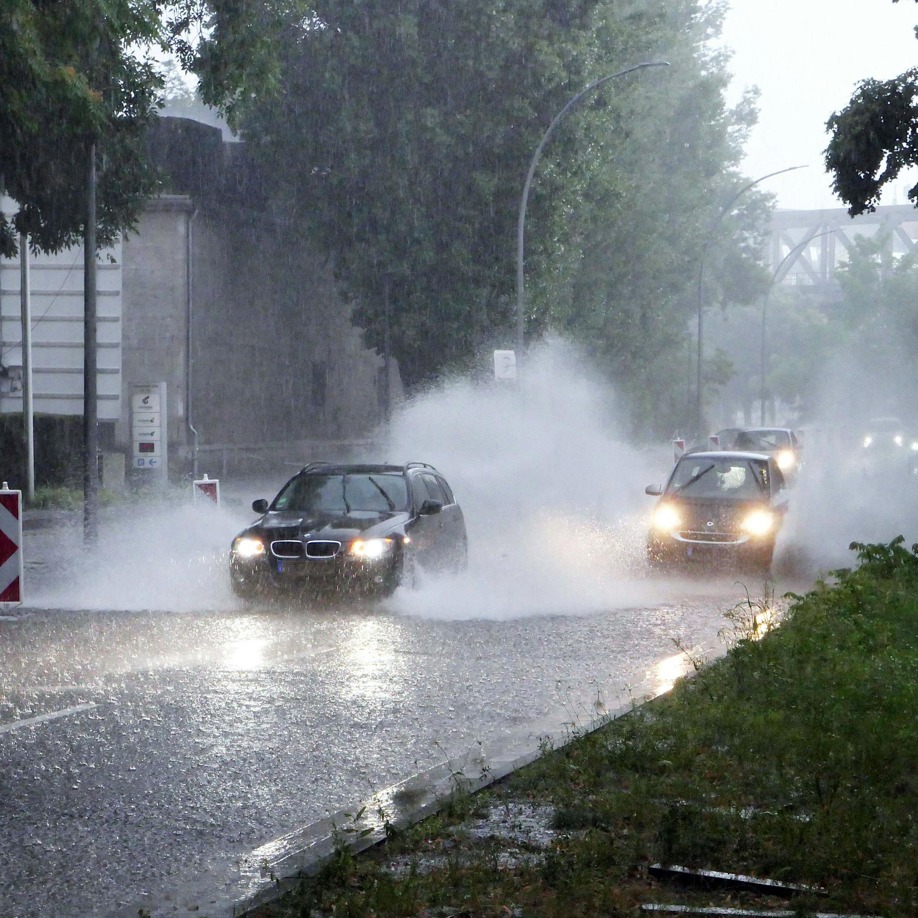 Irres Wetter: Tief aus Polen flutet Berlin – Temperatursturz!