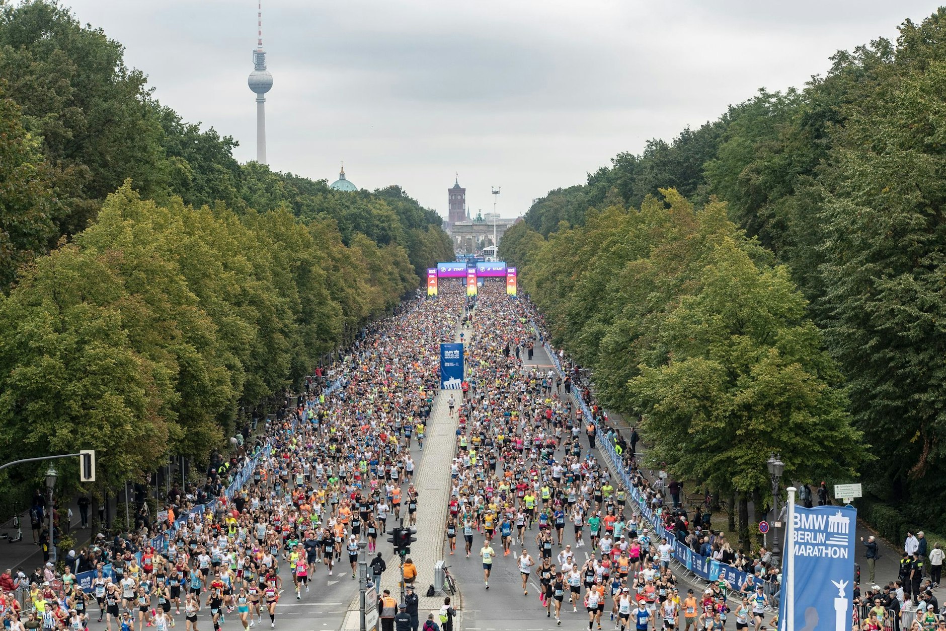 Start des Berlin-Marathons auf der Straße des 17. Juni