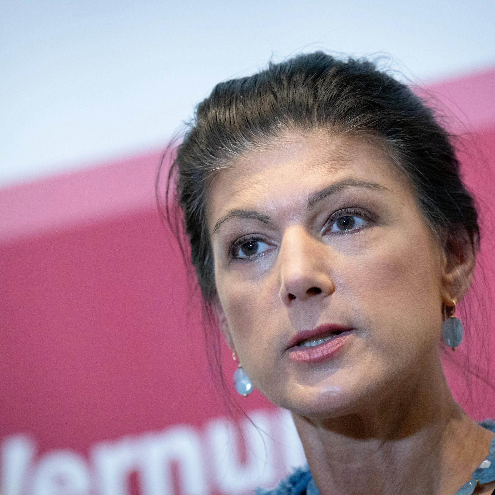 Zur Wiederaufbaukonferenz warnt Sahra Wagenknecht: „Ukraine wird zum Fass ohne Boden für deutsche Steuerzahler“