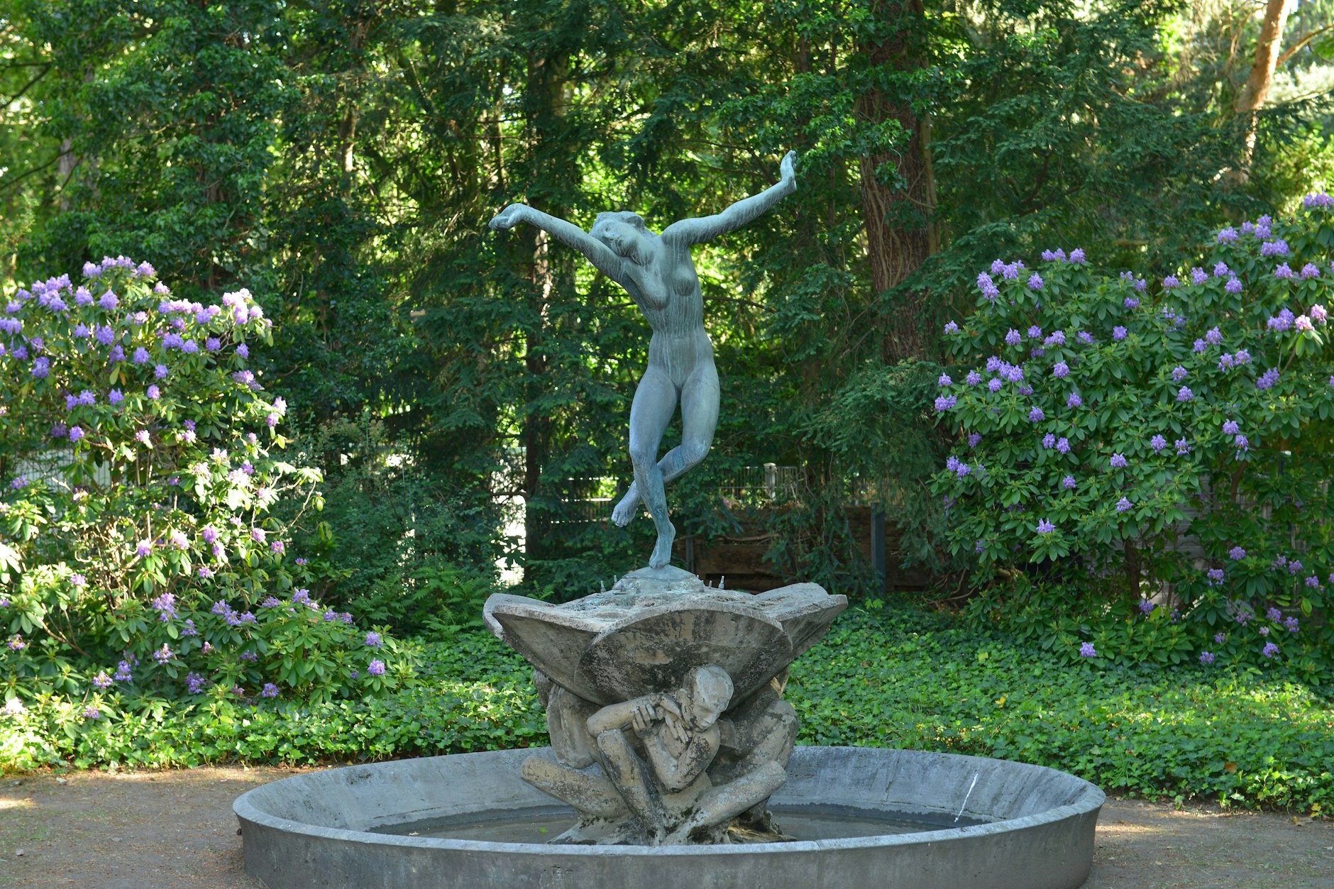 Der „Tänzerinnen-Brunnen“ im Garten des Georg-Kolbe-Museums