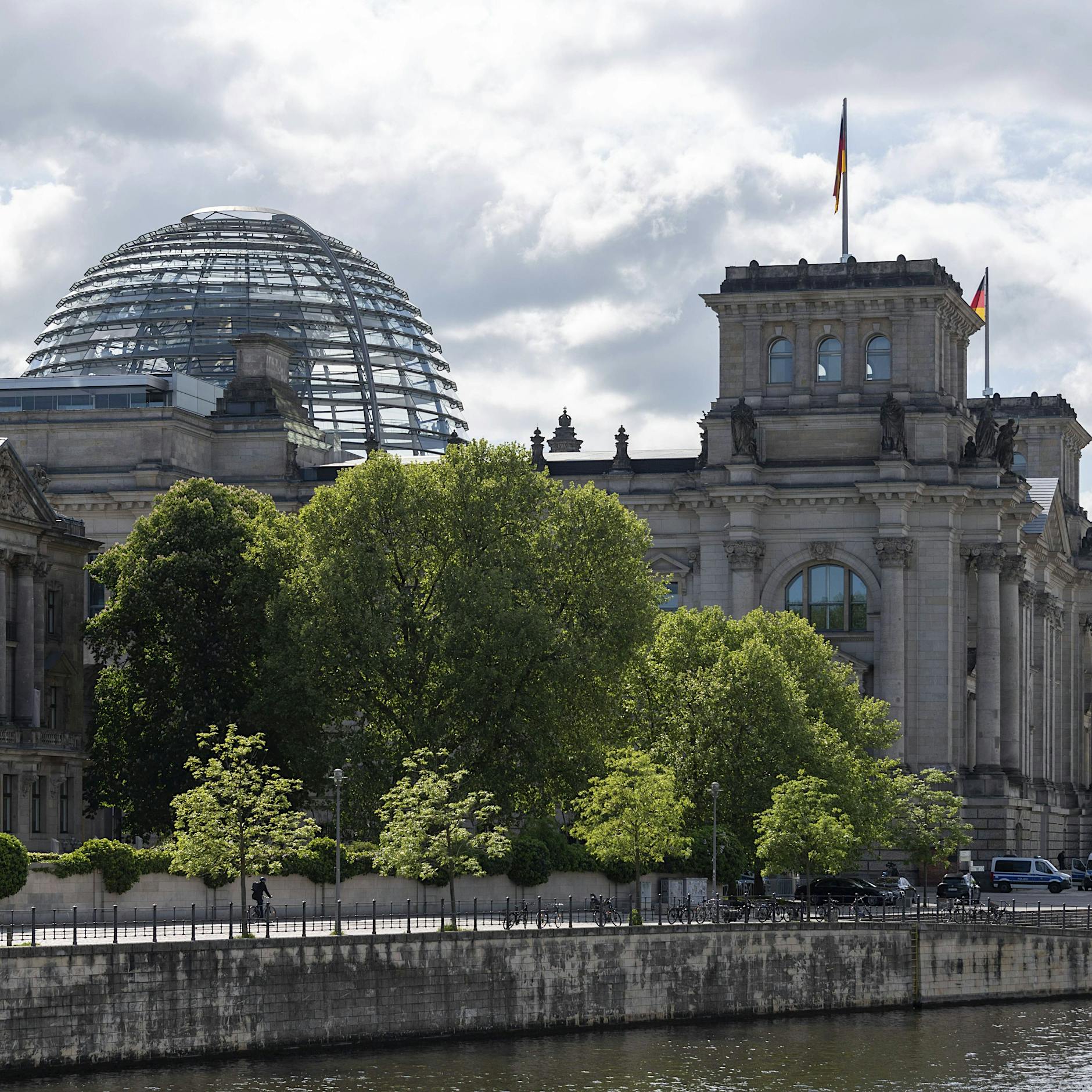 Unangenehmer Geruch am Reichstag: Das sagen die Berliner Wasserbetriebe