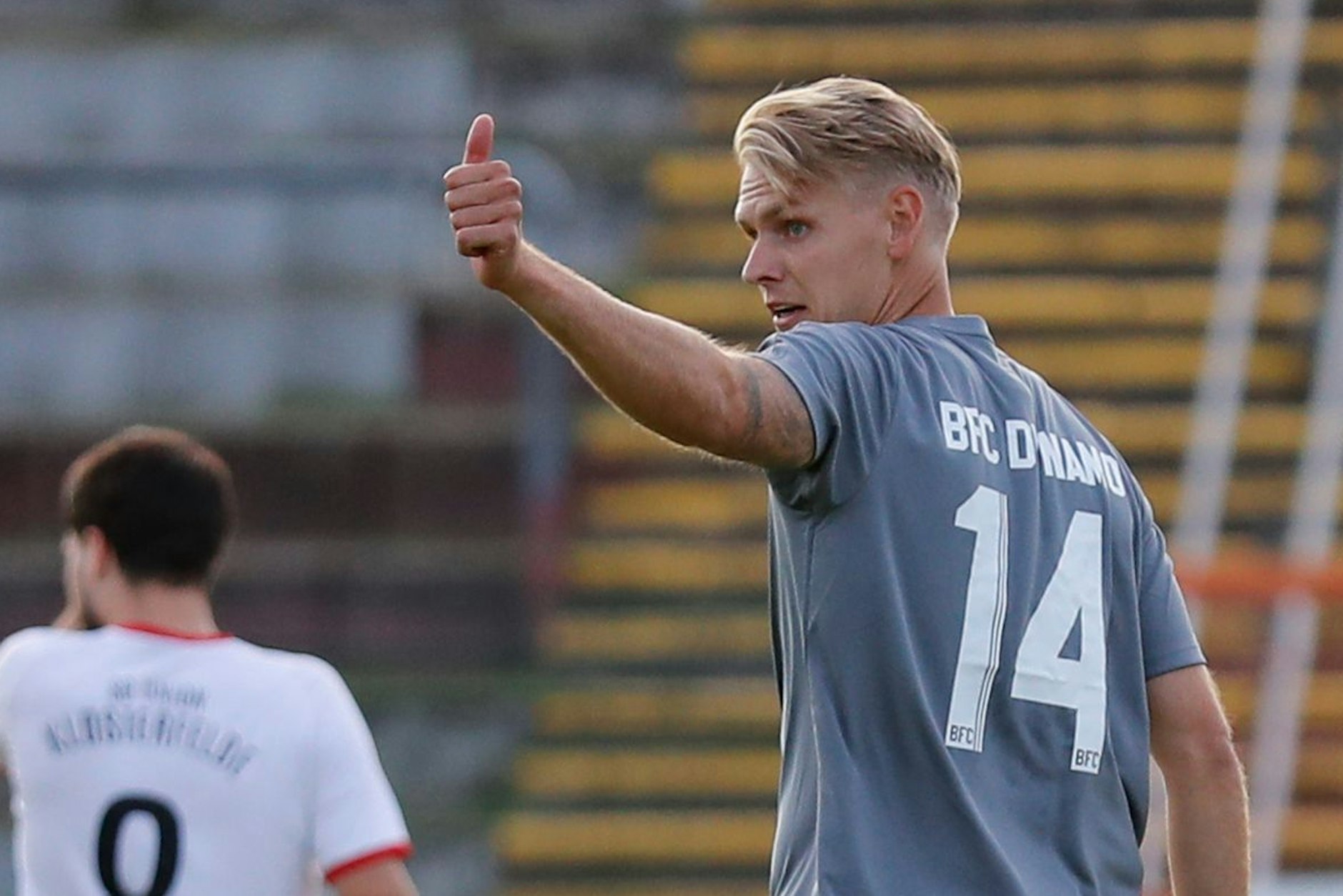 Daumen hoch, da bin ich wieder: Joey Breitfeld durfte gegen Klosterfelde knapp 30 Minuten für den BFC Dynamo ran.