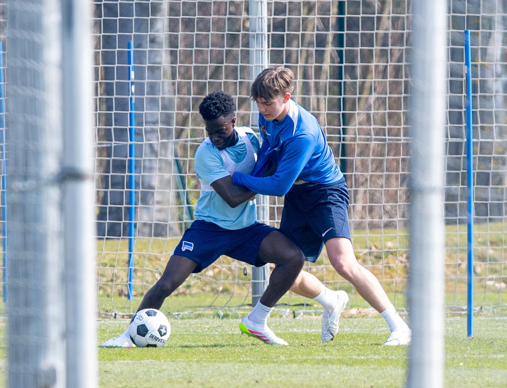 Teenie-Duell bei Hertha: Bobo oder Kennet, wer wird der Demme der Zukunft?