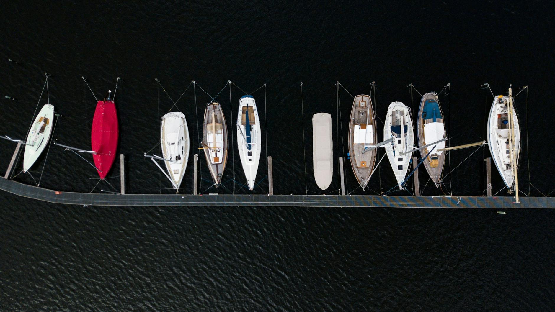 Achtung, Achtung: An Deck bitte nur rutschfestes Schuhwerk tragen.