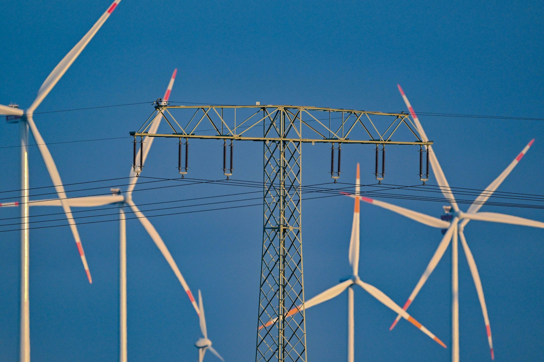 Kommunale Stromversorger müssen in Zukunft mehr Effizienz bei der Bundesnetzagentur nachweisen.