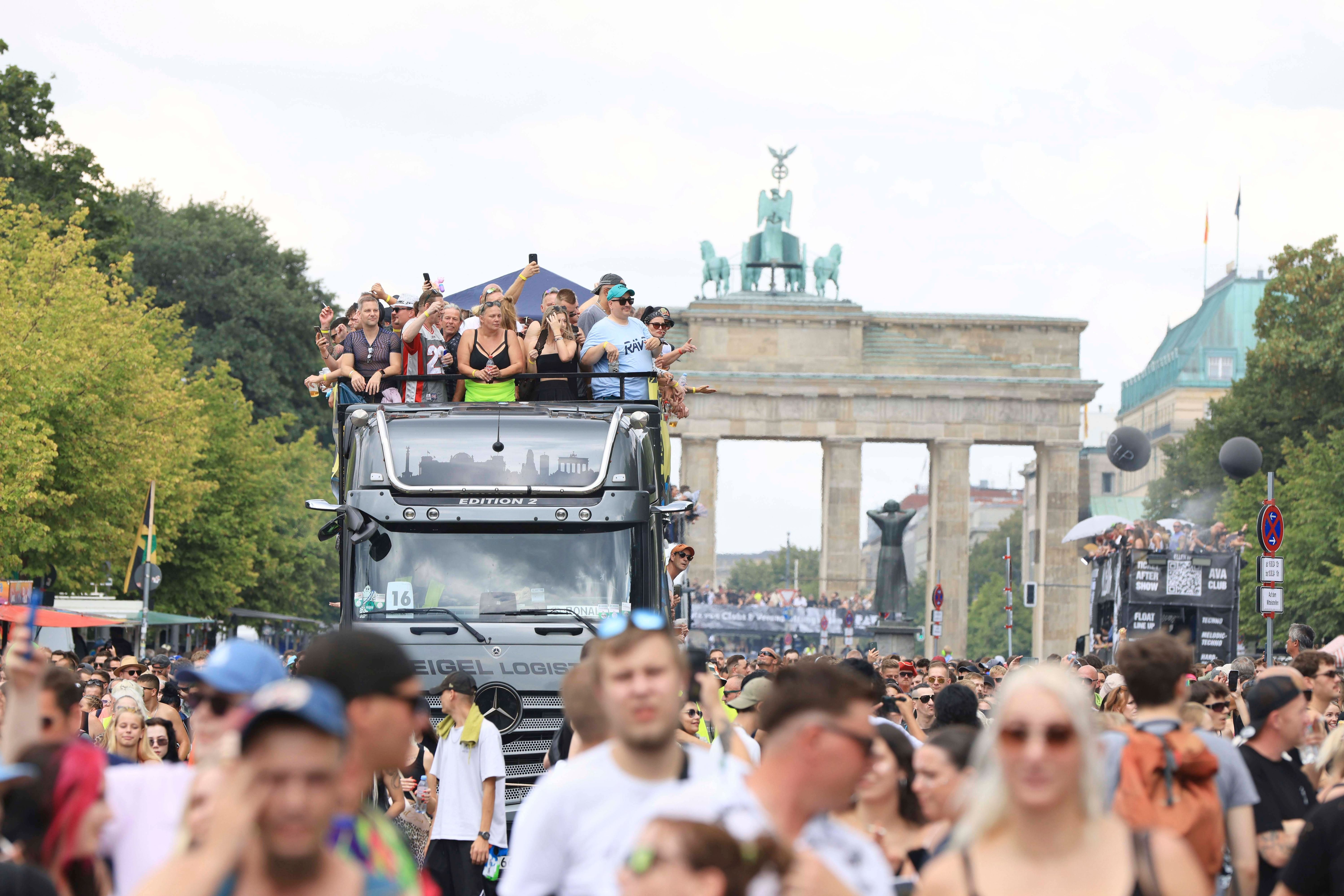 „Rave the Planet“ in Berlin: Mit diesen Tipps wird’s legendär!
