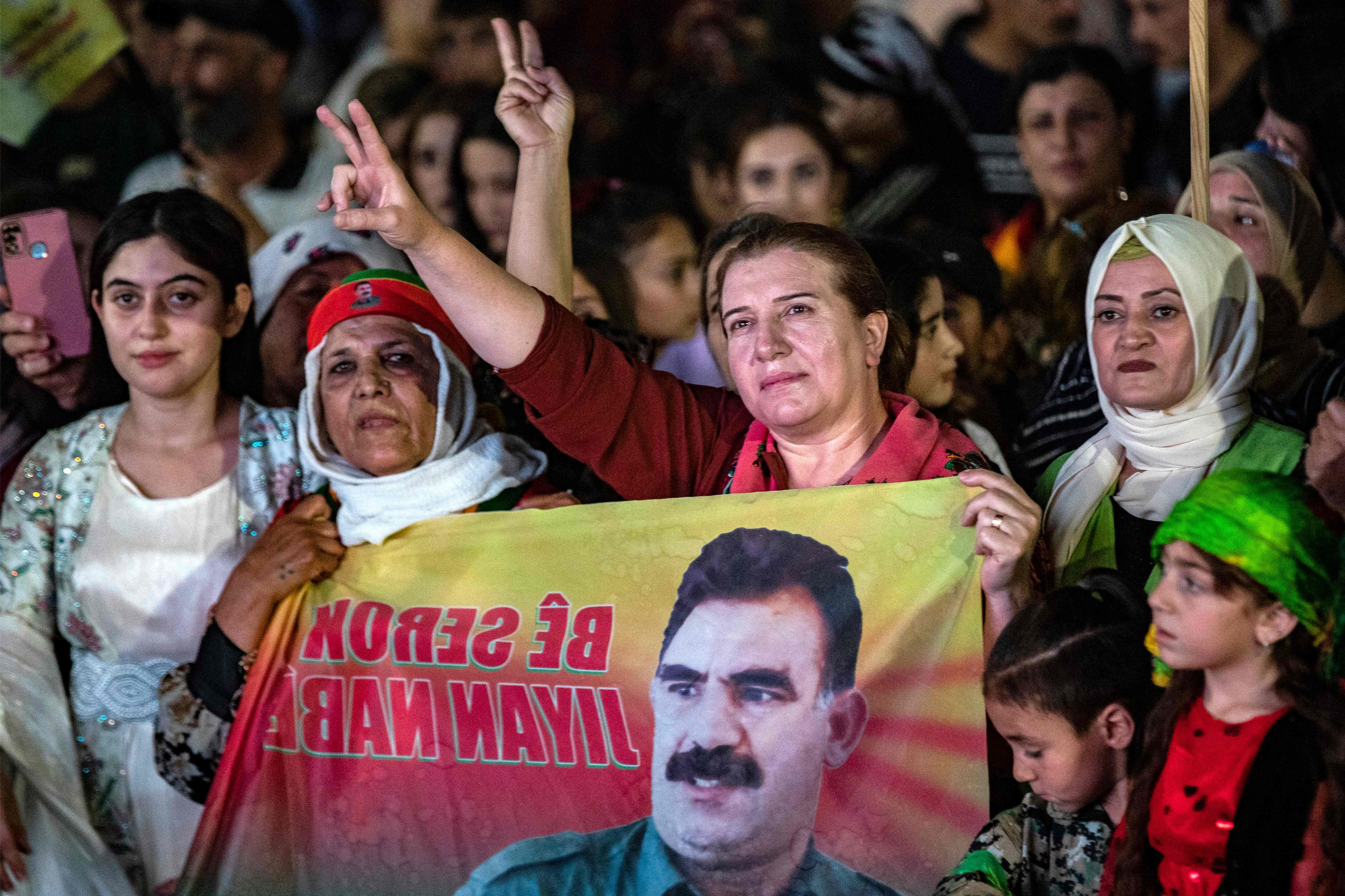 Image - Auflösung der PKK: Erste Kämpfer verbrennen im Nordirak ihre Waffen