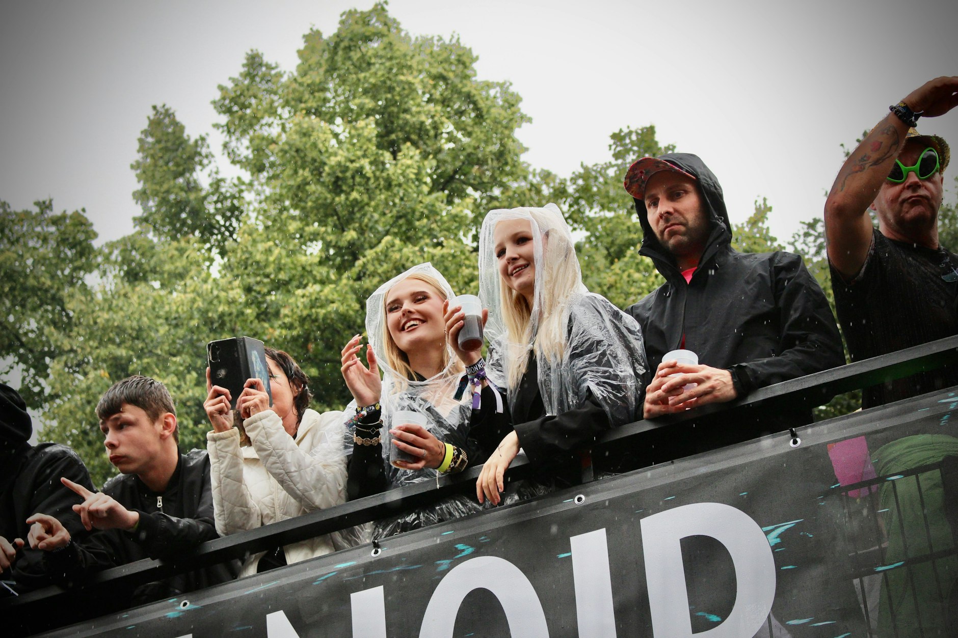 Nasses Wetter? Egal. Aber zu Beginn war auf der Strecke im Tiergarten bei regnerischem Wetter zunächst noch relativ viel Platz.