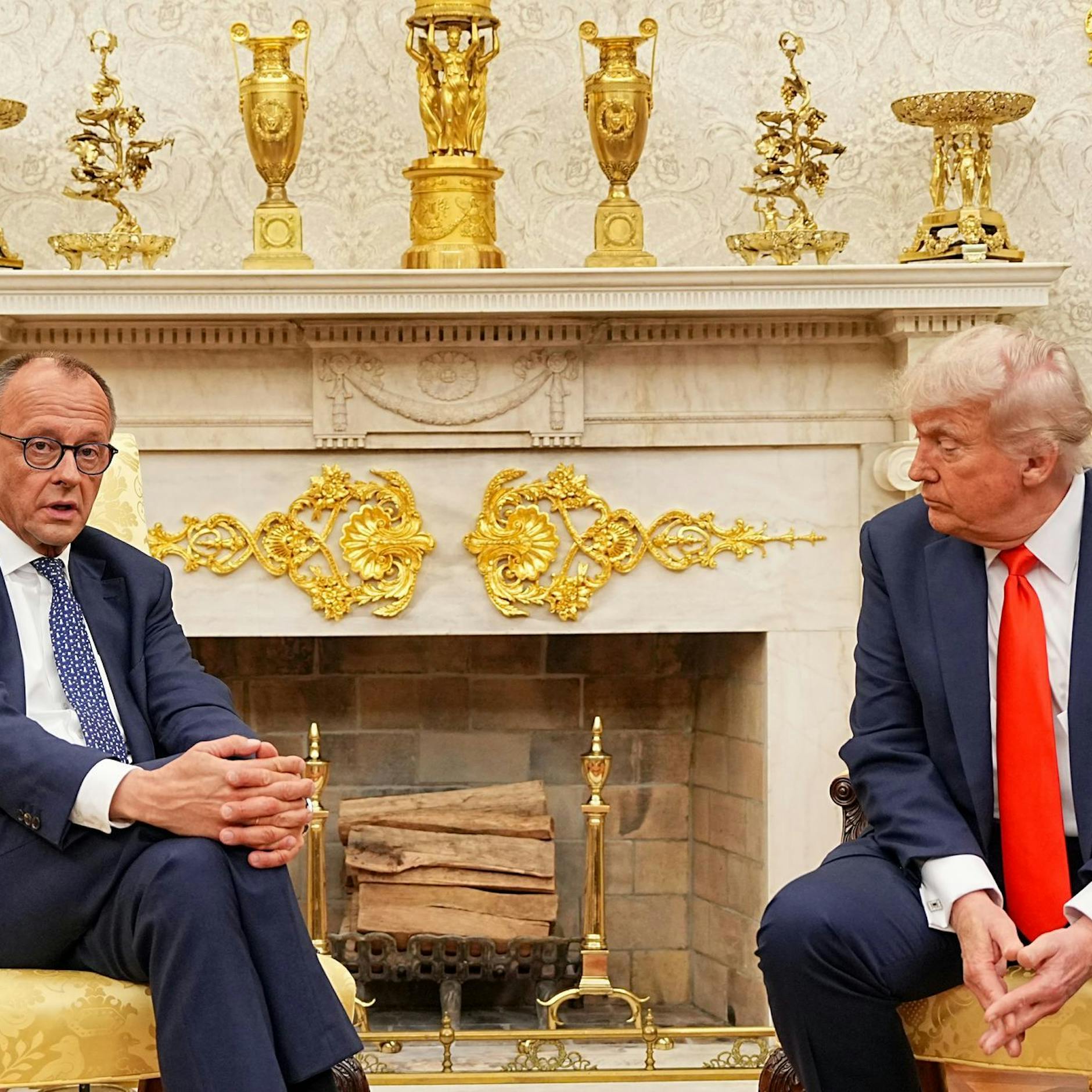 Image - Fiasko für Merz: Trump stürzt EU mit Zöllen in schwere Krise