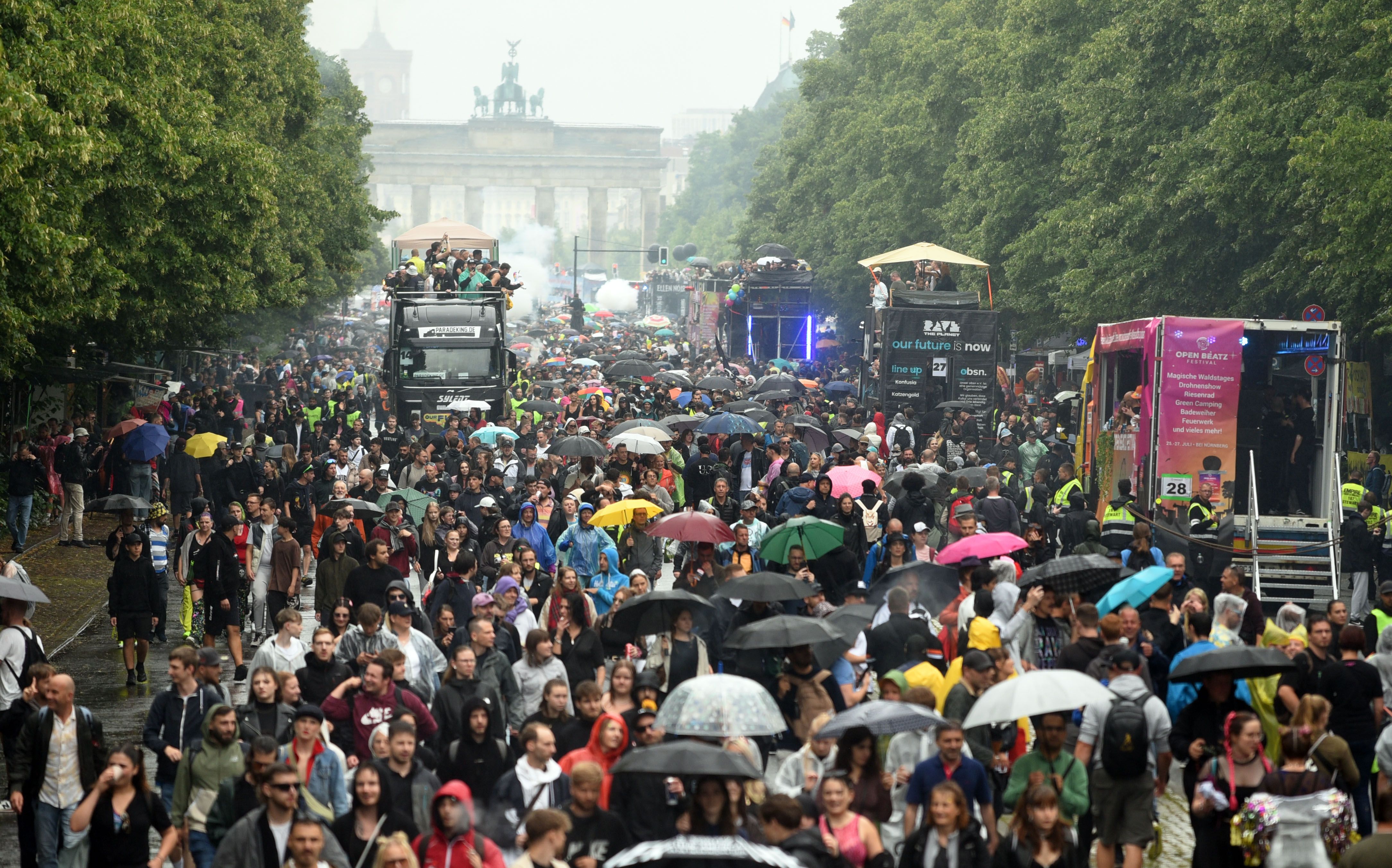 „Das Wetter ist uns egal – wir haben Bock“: Berlin tanzt bei Rave the Planet