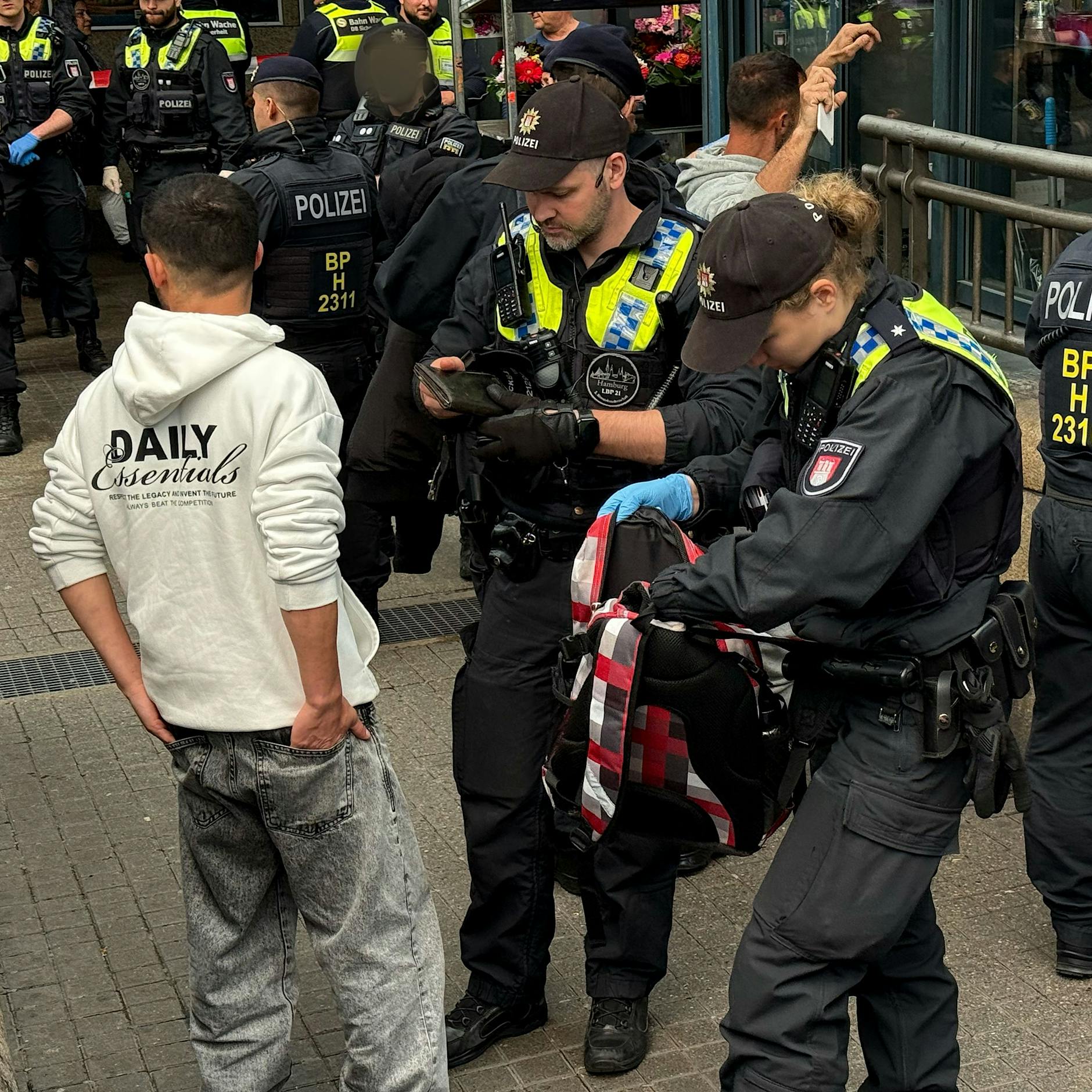 In Berliner Öffis: Messerverbot ab Donnerstag – das sind die Regeln